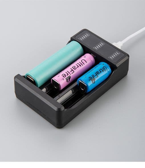 caricatore carica batterie indicatore LED pile 3,7V 3 Slot Presa USB Tipo C 10440-16340 -18650-CR123A-10440 ecc.. - 2
