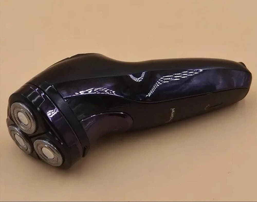 RASOIO ELETTRICO 3 TESTE ROTATIVO A BATTERIA RICARICABILE SENZA FILI UOMO GM-7730 - 9
