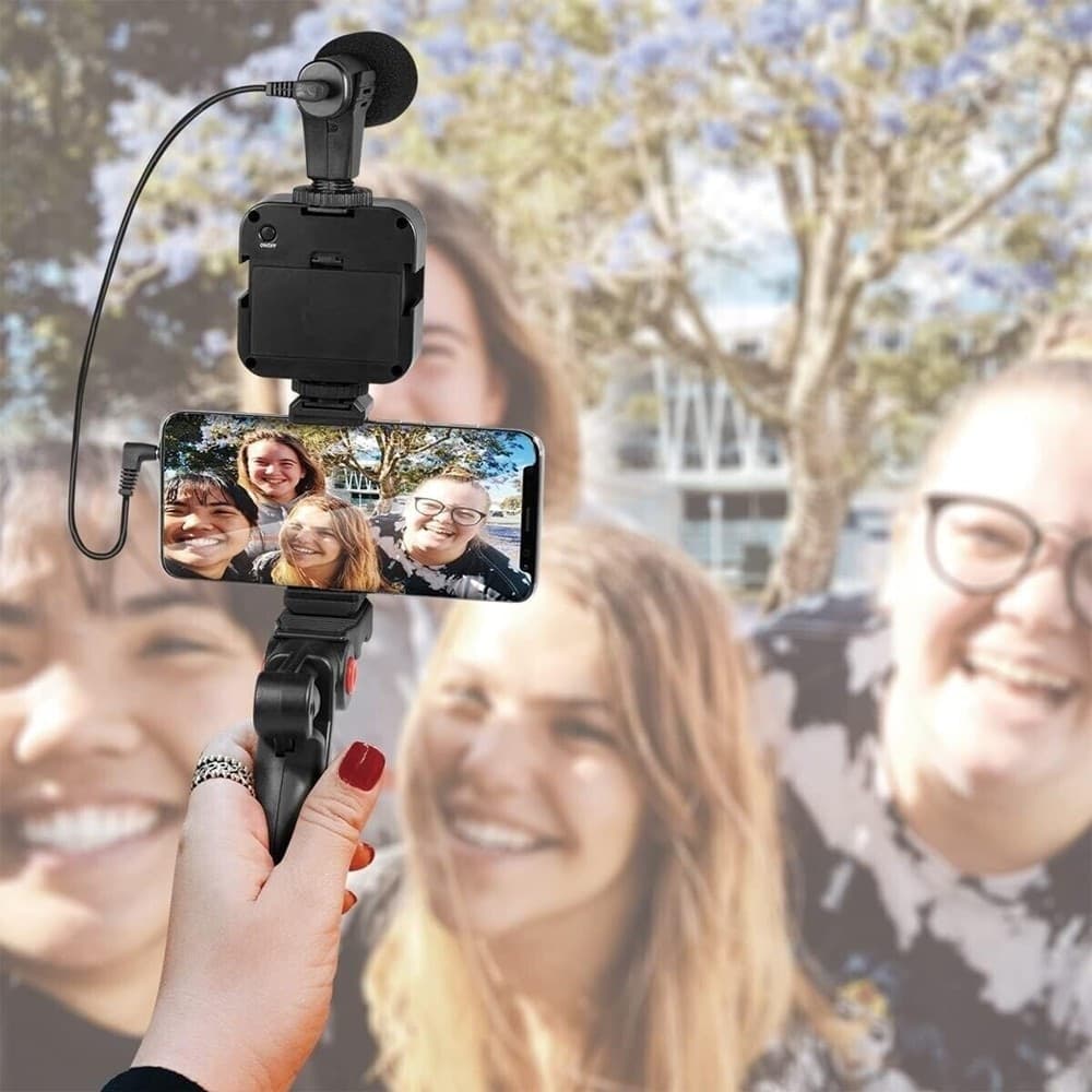 KIT VLOGGER PROFESSIONALE 4IN1 UNIVERSALE PER SMARTPHONE CON MICROFONO LUCE LED - 10