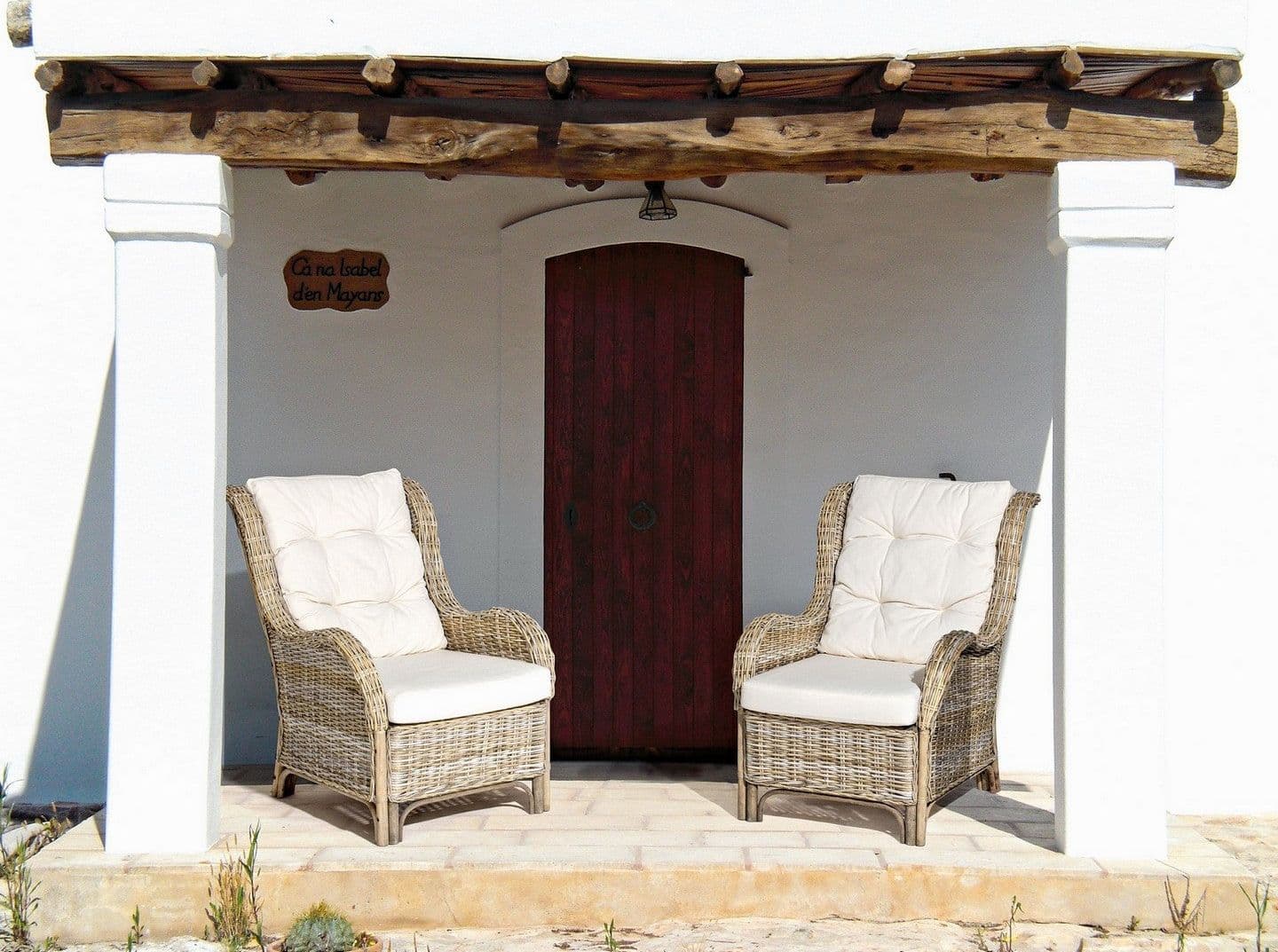 Poltrona "Sabine" con braccioli e con cuscini struttura in rattan da esterno in Poltrone Decor Space - Altamura, commercioVirtuoso.it