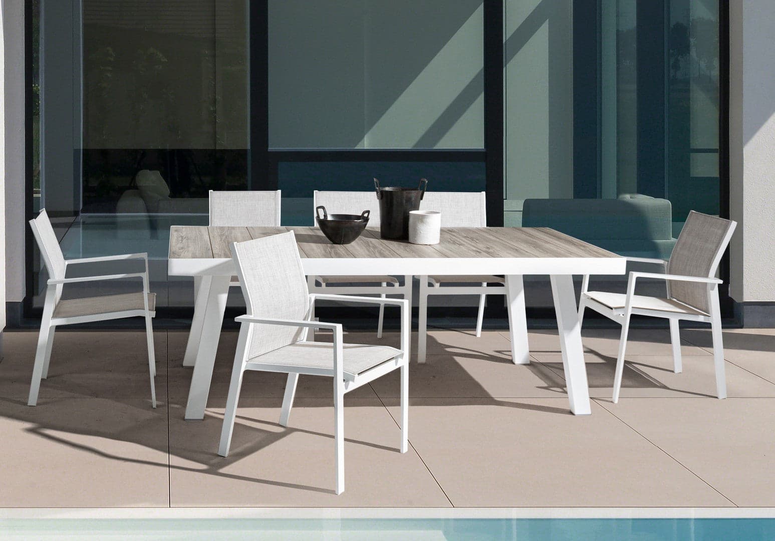 Sedia "Crozet" in alluminio verniciato a polvere con braccioli da esterno in Sedie per tavolo da giardino Decor Space - Altamura, commercioVirtuoso.it