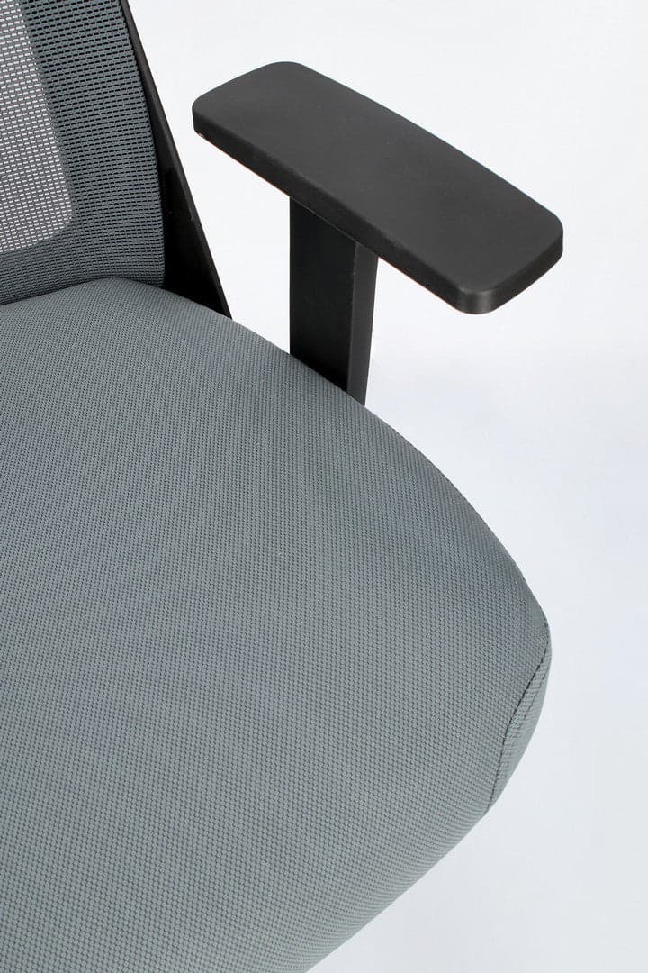 Poltrona "Wesley" da gaming ed ufficio ergonomica in poliestere con braccioli e ruote in Poltrone Decor Space - Altamura, commercioVirtuoso.it