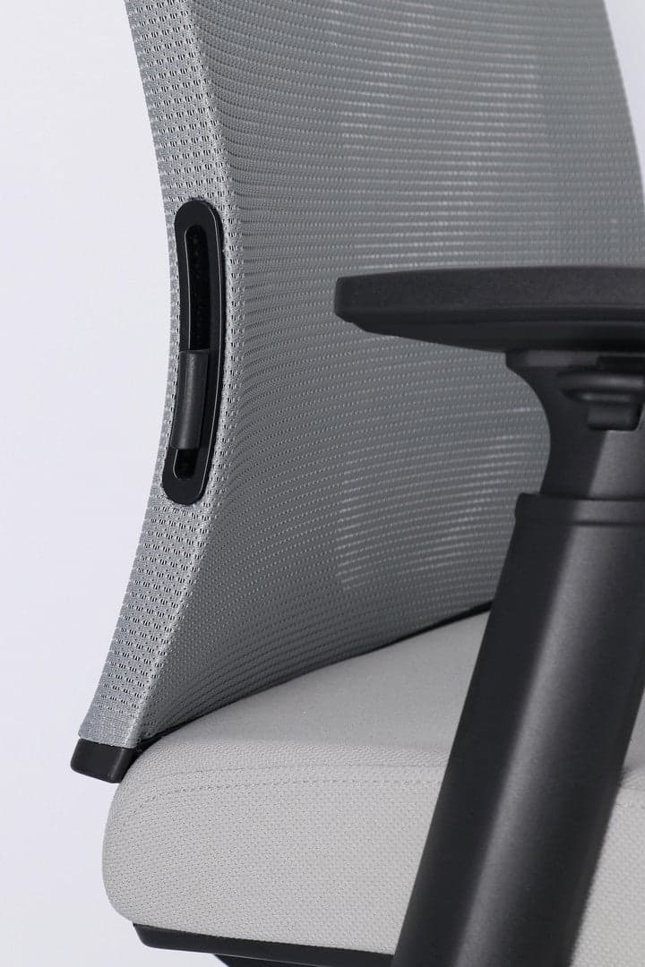 Poltrona "Killian" da gaming ed ufficio ergonomica in poliestere con braccioli e ruote in Poltrone Decor Space - Altamura, commercioVirtuoso.it