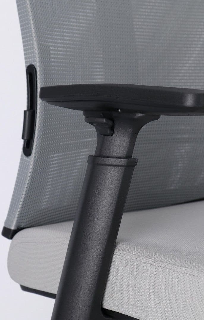 Poltrona "Killian" da gaming ed ufficio ergonomica in poliestere con braccioli e ruote in Poltrone Decor Space - Altamura, commercioVirtuoso.it