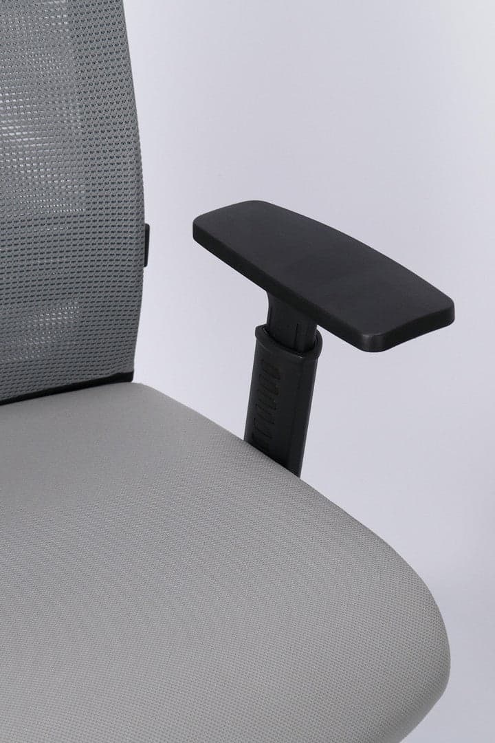 Poltrona "Killian" da gaming ed ufficio ergonomica in poliestere con braccioli e ruote in Poltrone Decor Space - Altamura, commercioVirtuoso.it