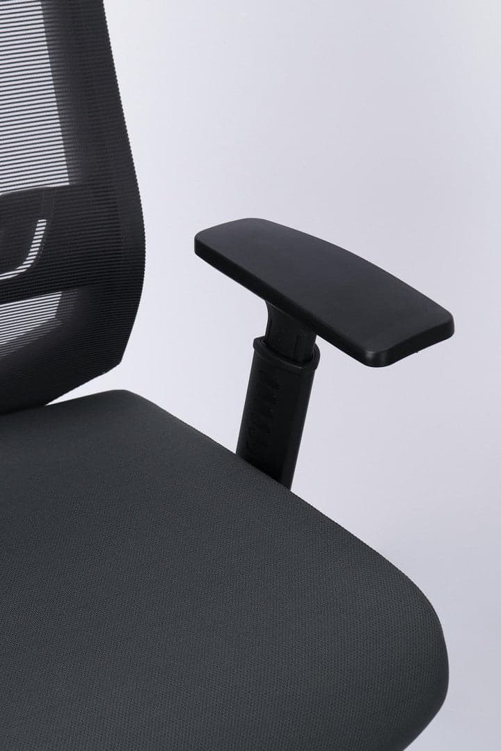 Poltrona "Marcus" da gaming ed ufficio ergonomica in poliestere con braccioli e ruote in Poltrone Decor Space - Altamura, commercioVirtuoso.it