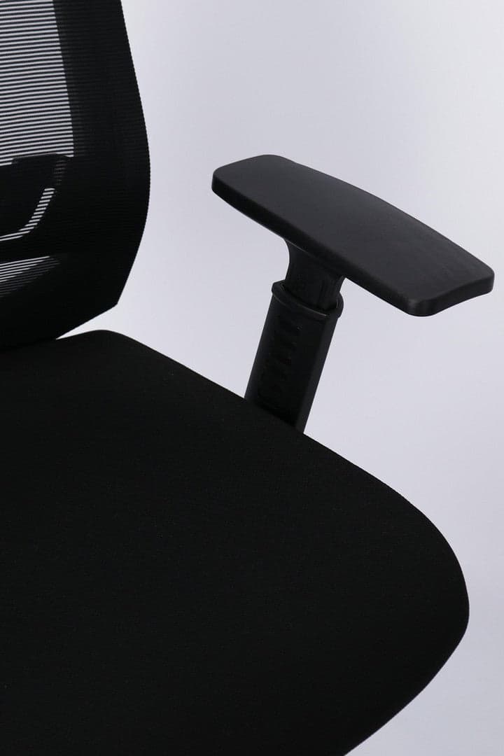 Poltrona "Marcus" da gaming ed ufficio ergonomica in poliestere con braccioli e ruote in Poltrone Decor Space - Altamura, commercioVirtuoso.it