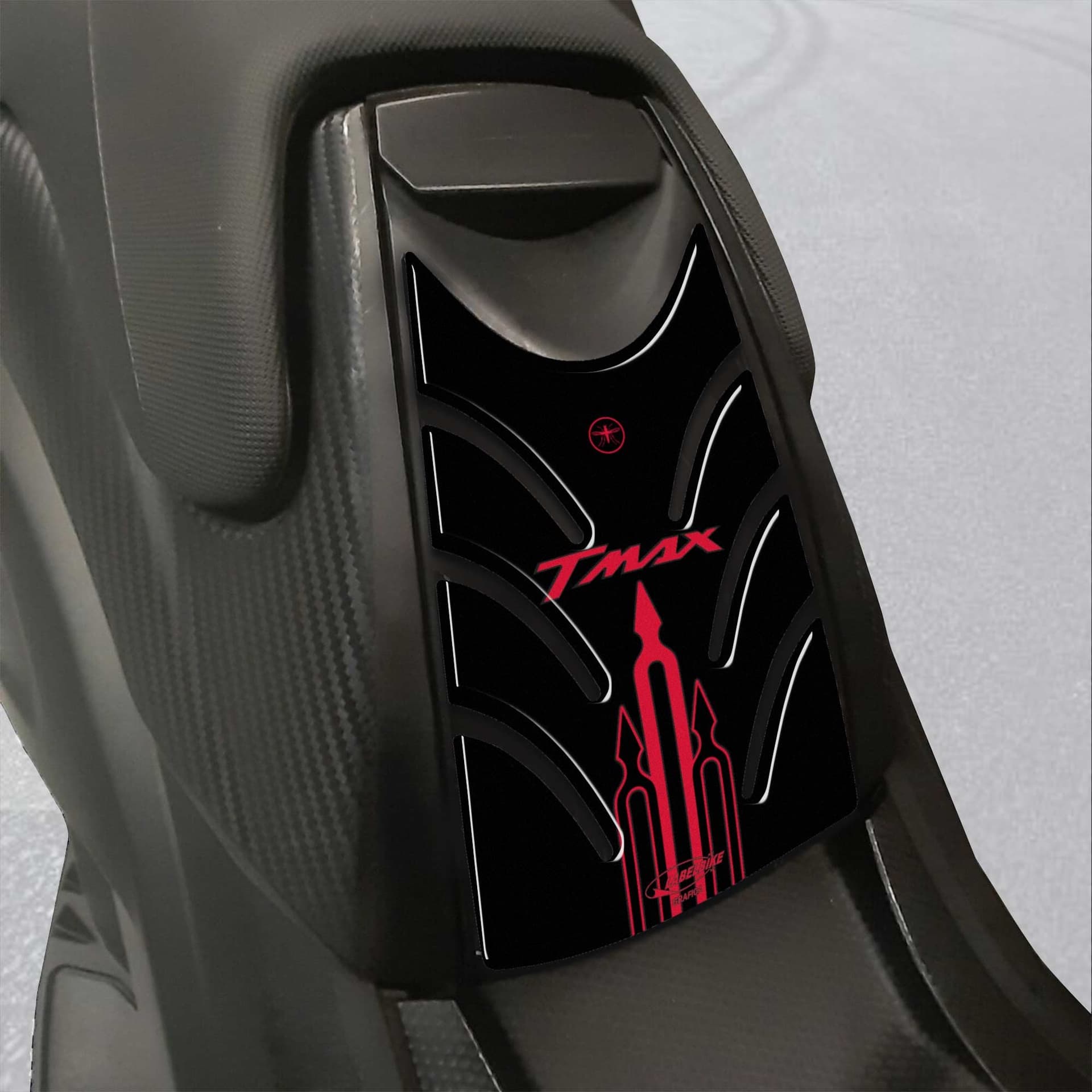 PROTEZIONE SPORTELLO SERBATOIO TMAX 500 ADESIVO 3D per SCOOTER YAMAHA T MAX 2008-2011 - 2