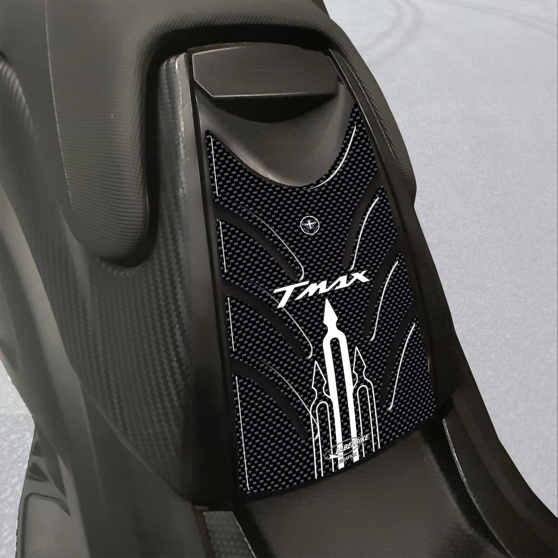 PROTEZIONE SPORTELLO SERBATOIO TMAX 500 ADESIVO 3D per SCOOTER YAMAHA T MAX 2008-2011 - 4