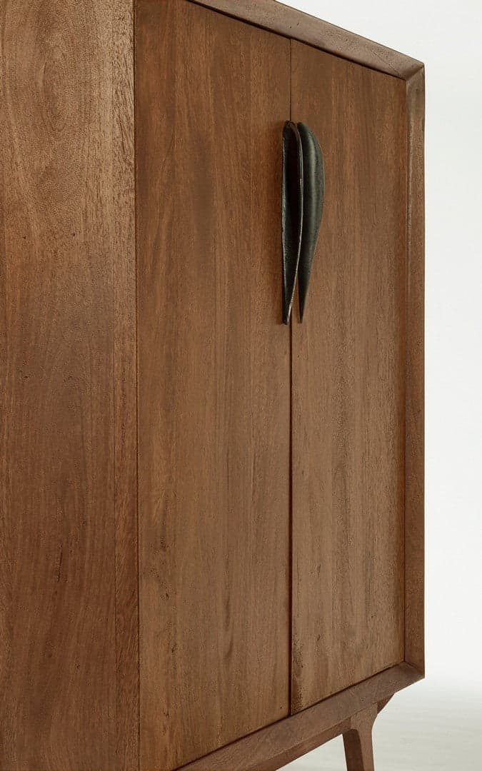 Mobile da bar "Sherman" da 2 ante in legno di mango con mensole, da 90 x 40 x 108 cm in Credenze e buffet Decor Space - Altamura, commercioVirtuoso.it