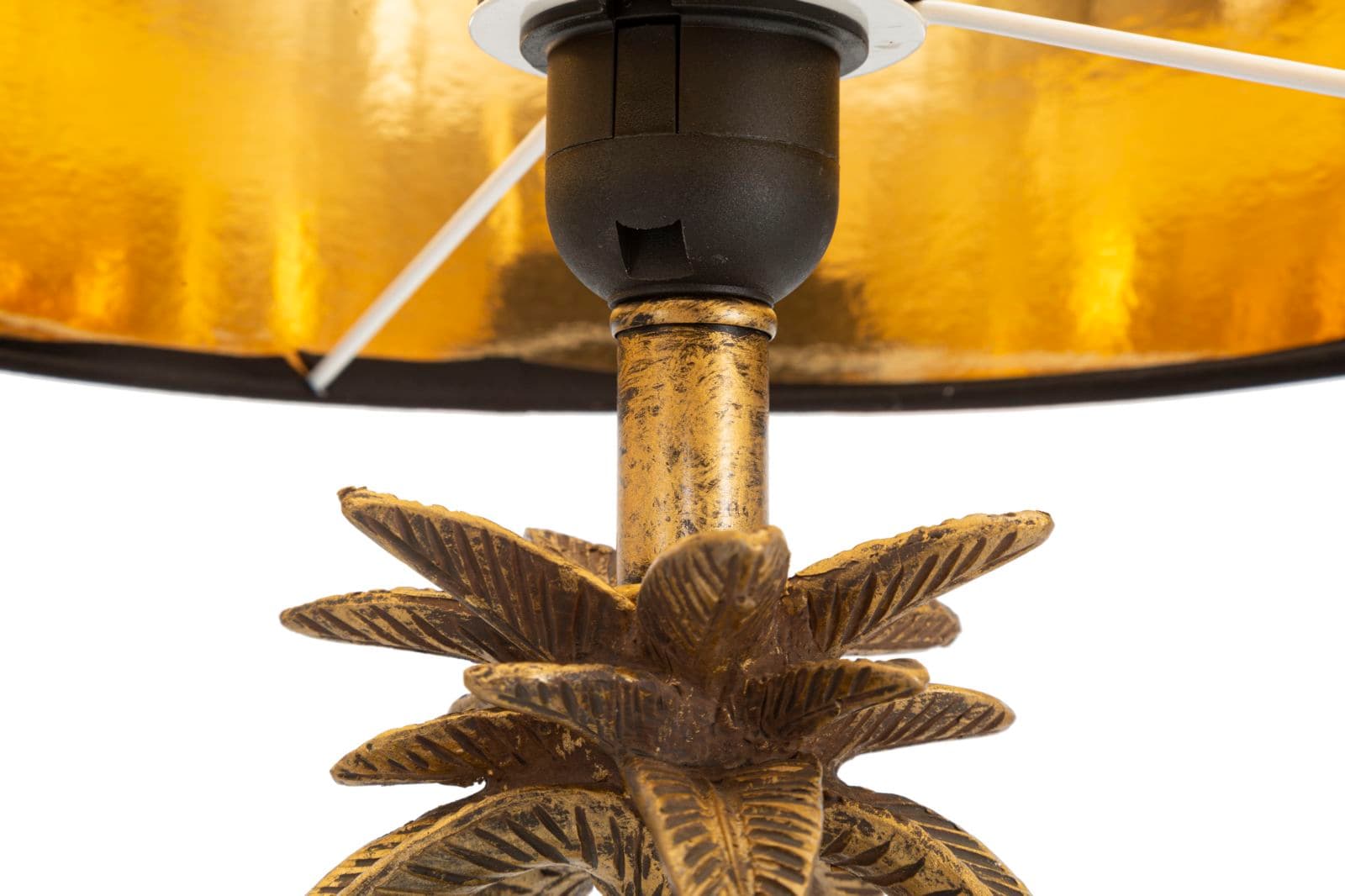 Lampada da tavolo "Palma" struttura in poliresina color oro per interni in Lampade da tavolo e abat-jour Decor Space - Altamura, commercioVirtuoso.it