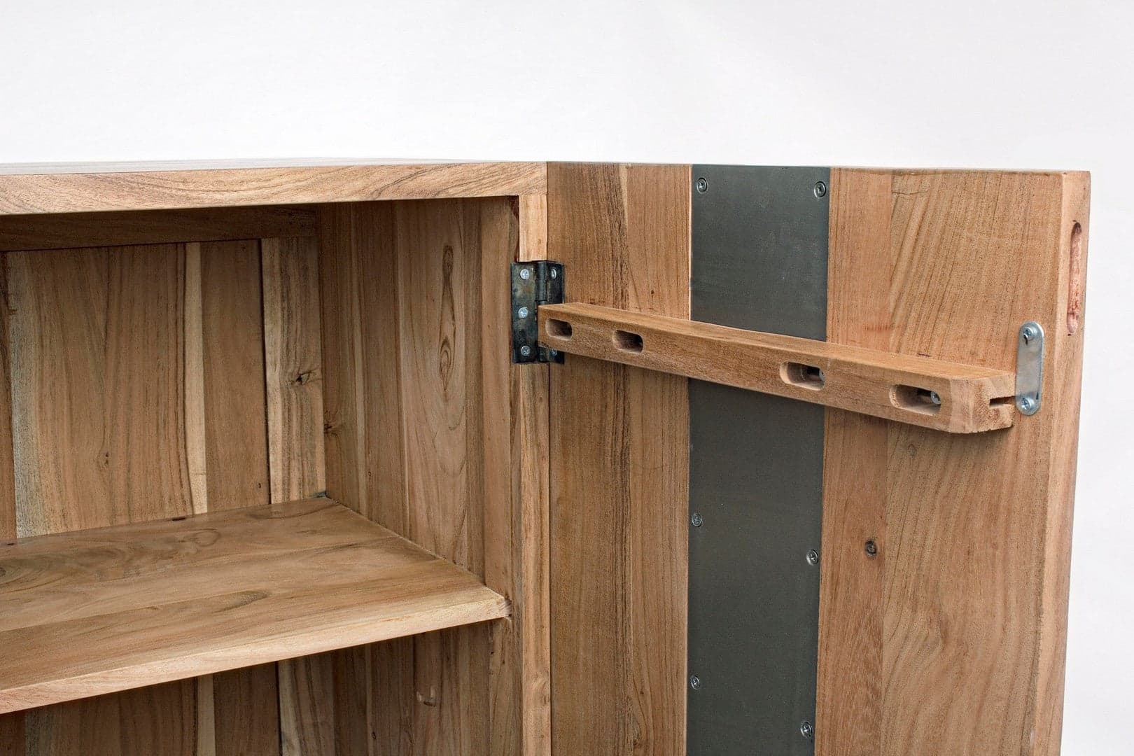 Credenza "Aron" con struttura in legno di acacia e gambe in acciaio, stile moderno in Credenze Decor Space - Altamura, commercioVirtuoso.it