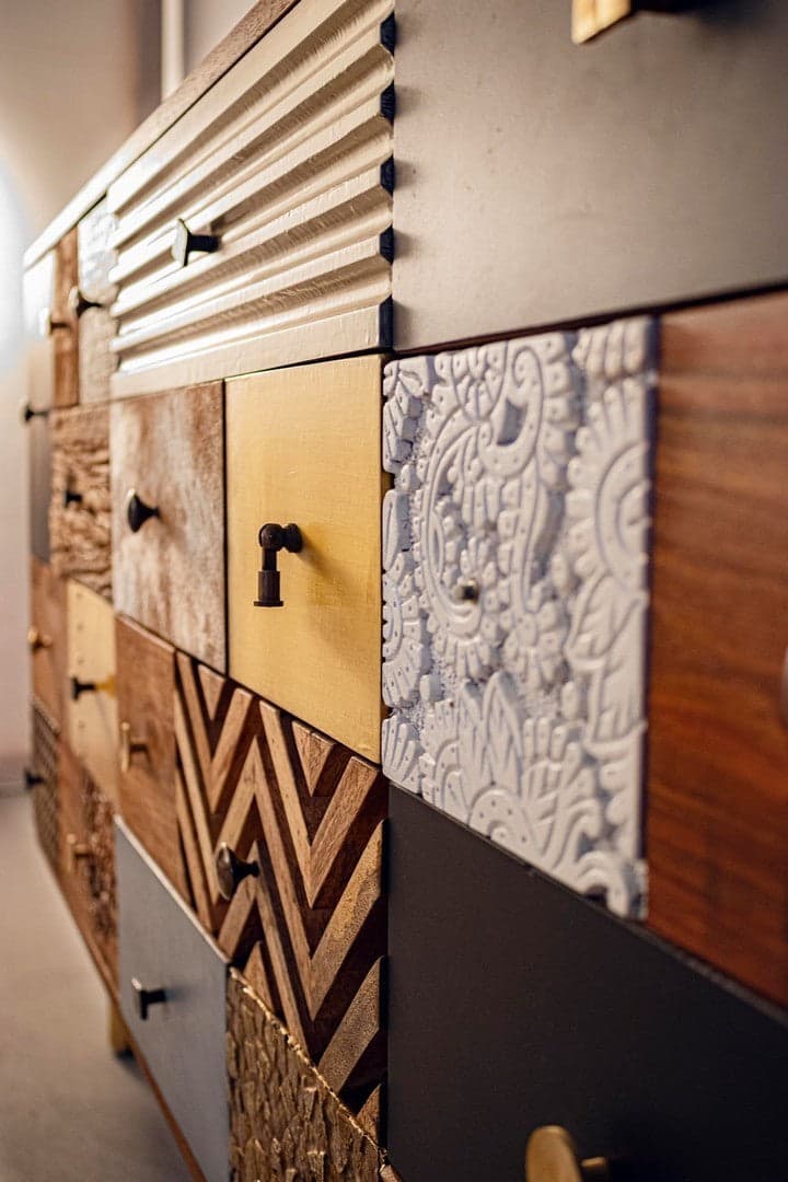 Credenza "Dhaval" con struttura in legno di mango, mobile in stile moderno in Credenze Decor Space - Altamura, commercioVirtuoso.it