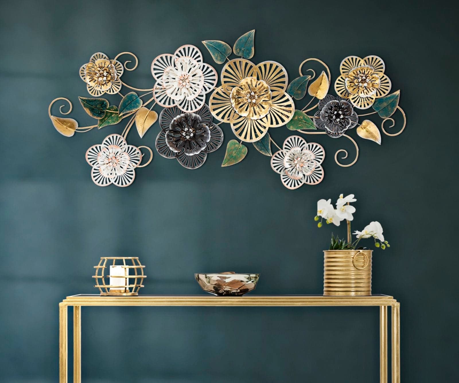 Composizione floreale Campur da muro in ferro per decorazioni ambienti in Sculture a parete Decor Space - Altamura, commercioVirtuoso.it