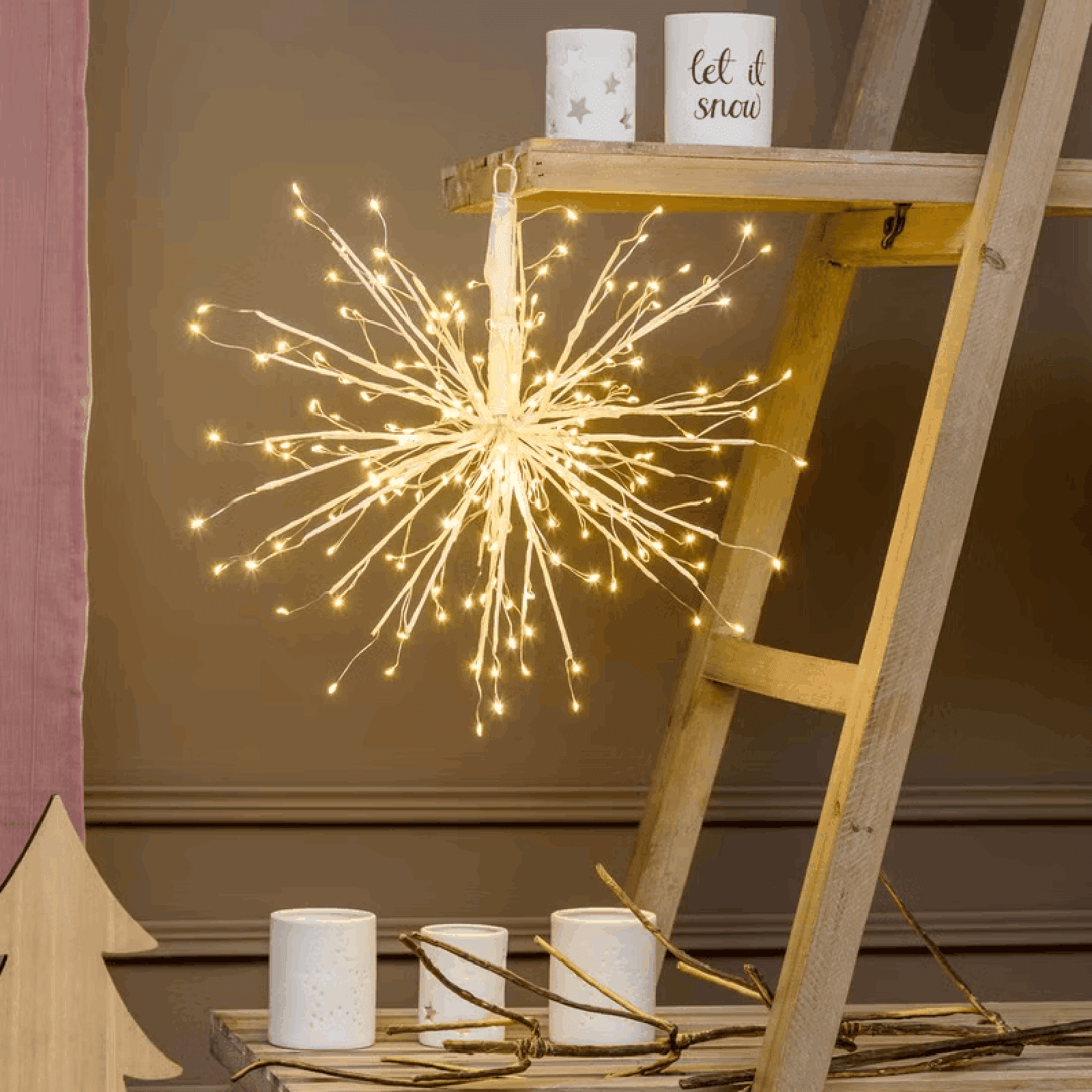 Tiglio bianca, con  microled bianco caldo per decorazioni natalizie in Catene luminose per interni MagiediNatale.it - Altamura, commercioVirtuoso.it