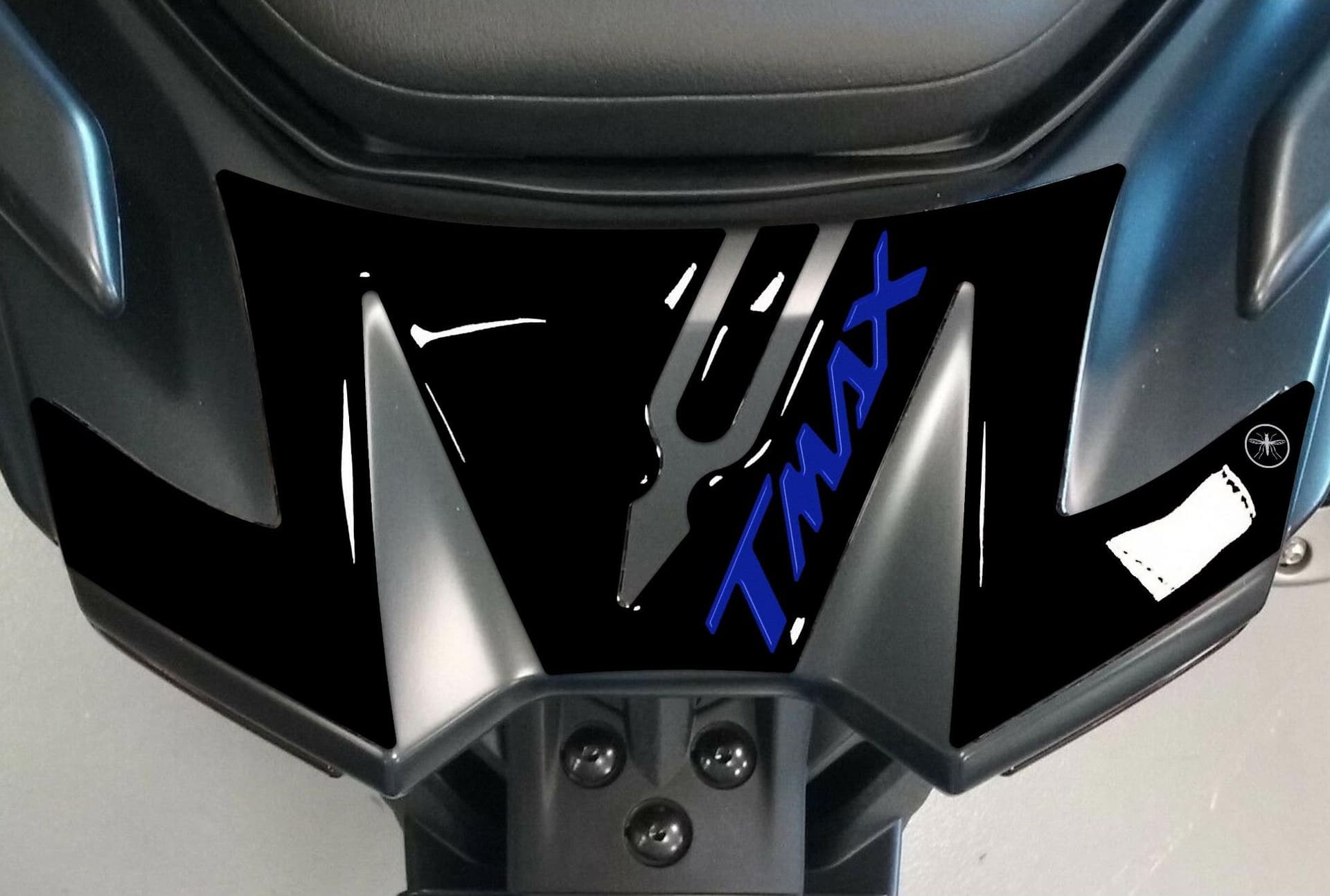 ADESIVO in RESINA TMAX 530 Stickers 3D codino compatibile per YAMAHA 2017-2019 – Nero Blu metal – Labelbike – sedia