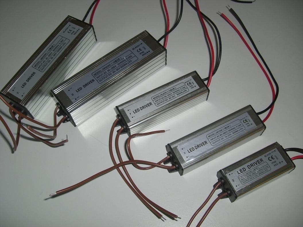 ALIMENTATORE DRIVER 220V DA 10W 20W 30W 50W 80W 100W STABILIZZATO FARI A LED - 13