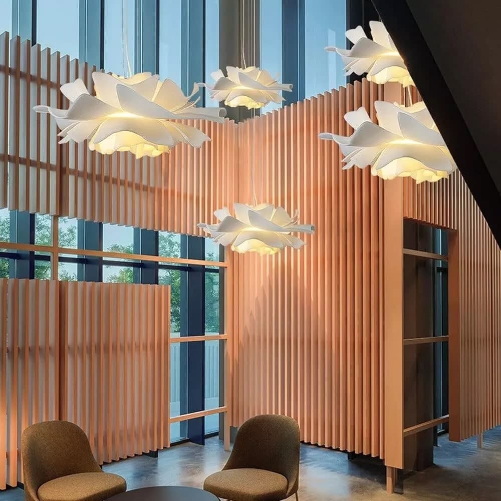 LAMPADARIO A SOSPENSIONE A FORMA DI FIORE PETALI BIANCO LUCE ATTACCO E27 IP20 71607 - 7