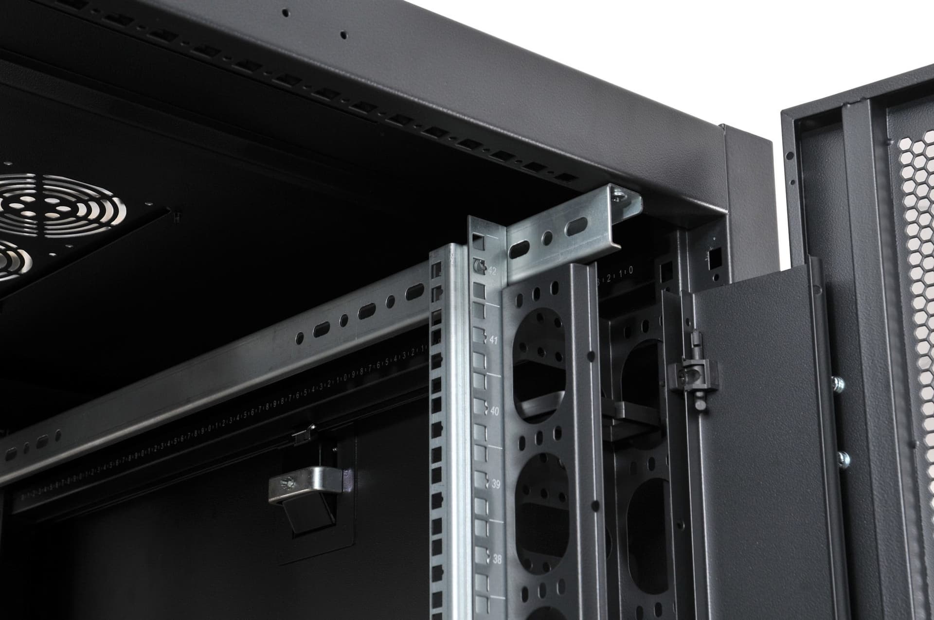 Armadio NetRack 19'' 600x1000 24 Unit&agrave Ventilato Nero da Assemblare - 14