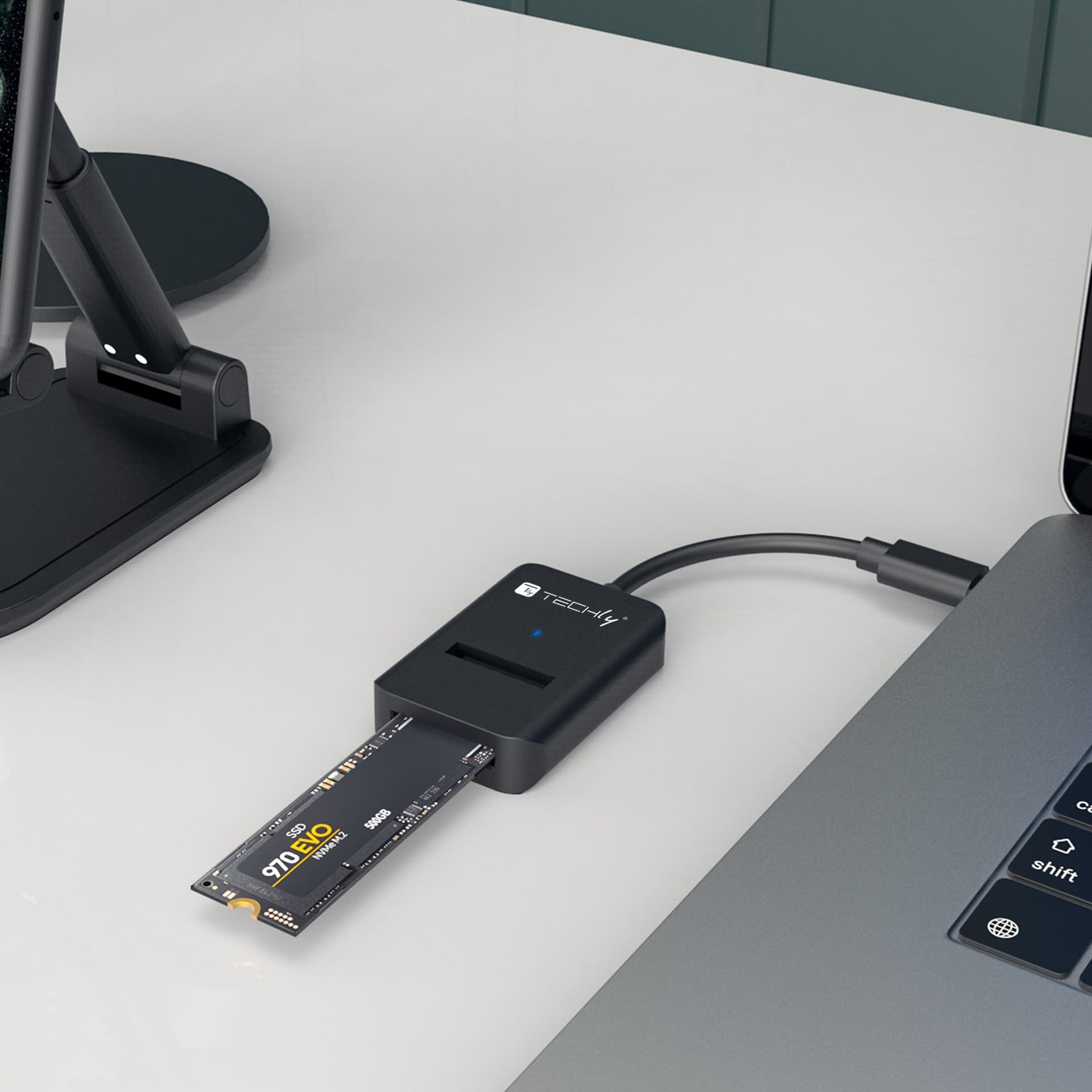 Adattatore SSD da USB-C&trade a NVMe/SATA M.2 - 10