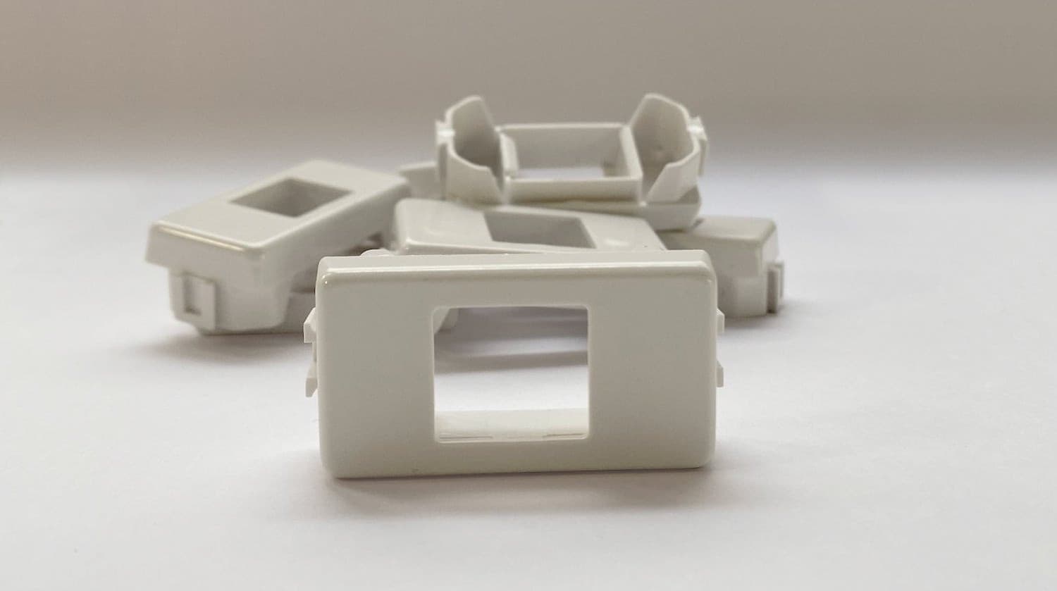 Adattatore Frutti RJ45 Ticino Matix Antibatterico Bianco - 11