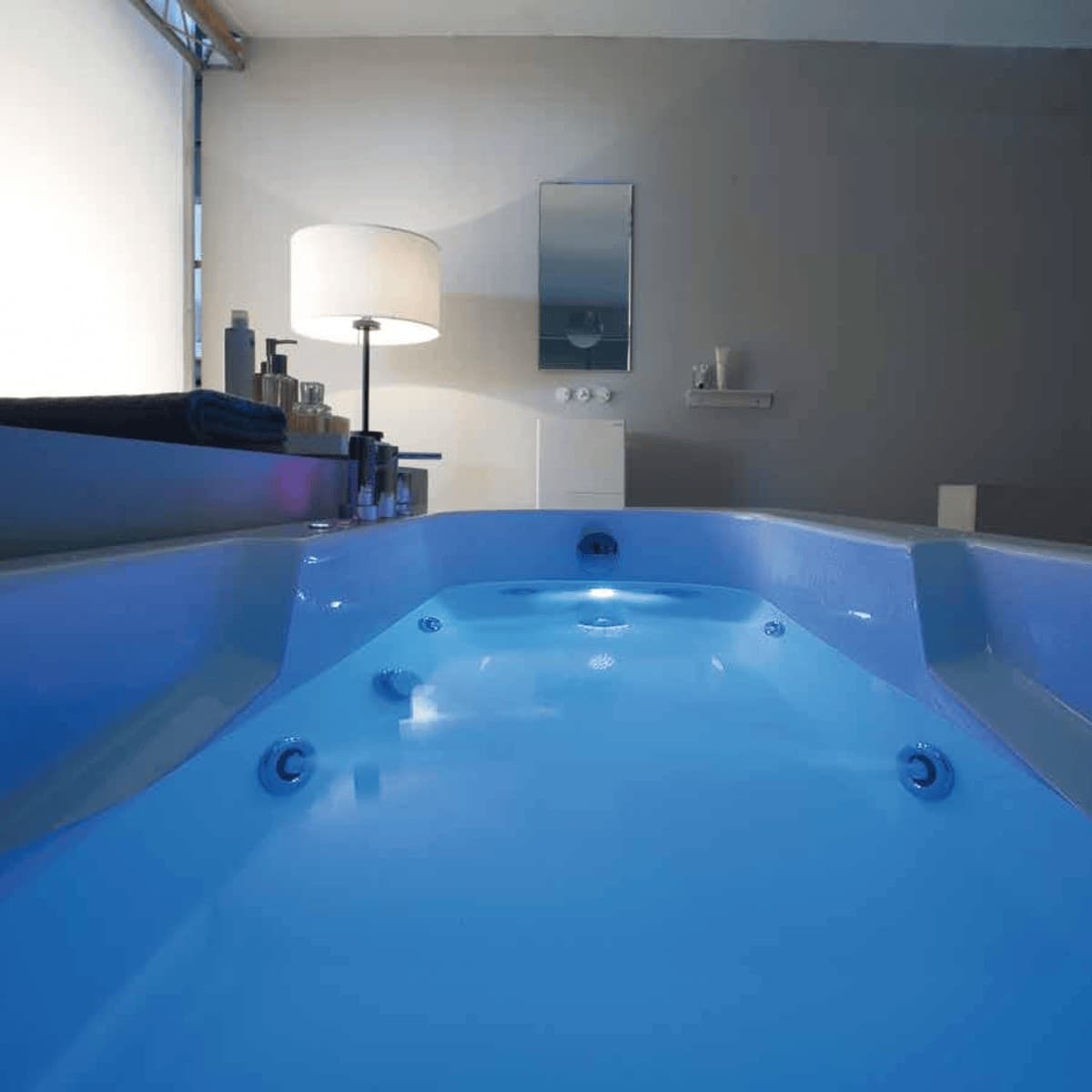 Vasca da Bagno Rettangolare Astra in acrilico bianco in Vasche da bagno con piedini StileBagno - Roma, commercioVirtuoso.it