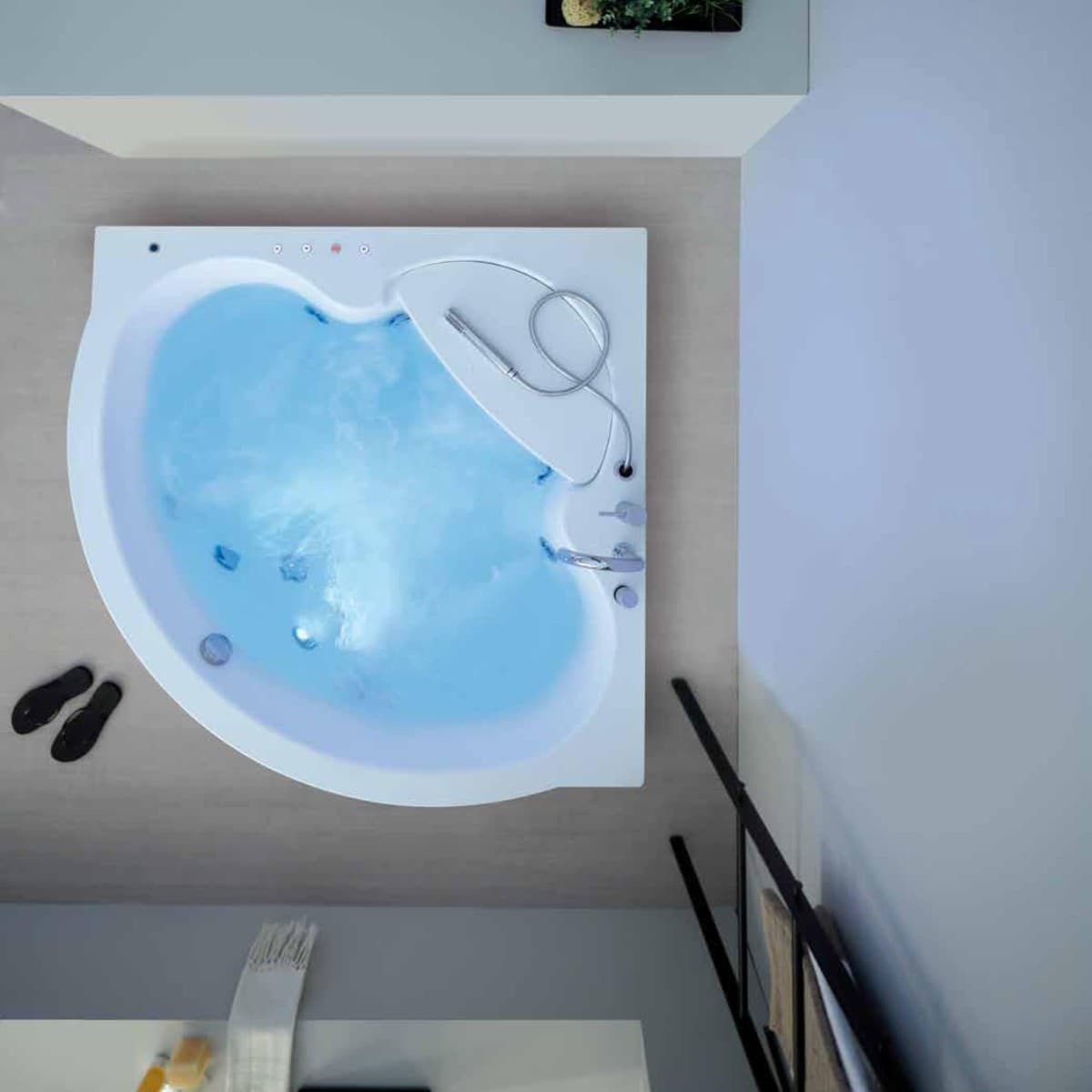Vasca da Bagno Angolare Fantasy Dimensioni 135x135x55 in Box doccia StileBagno - Roma, commercioVirtuoso.it
