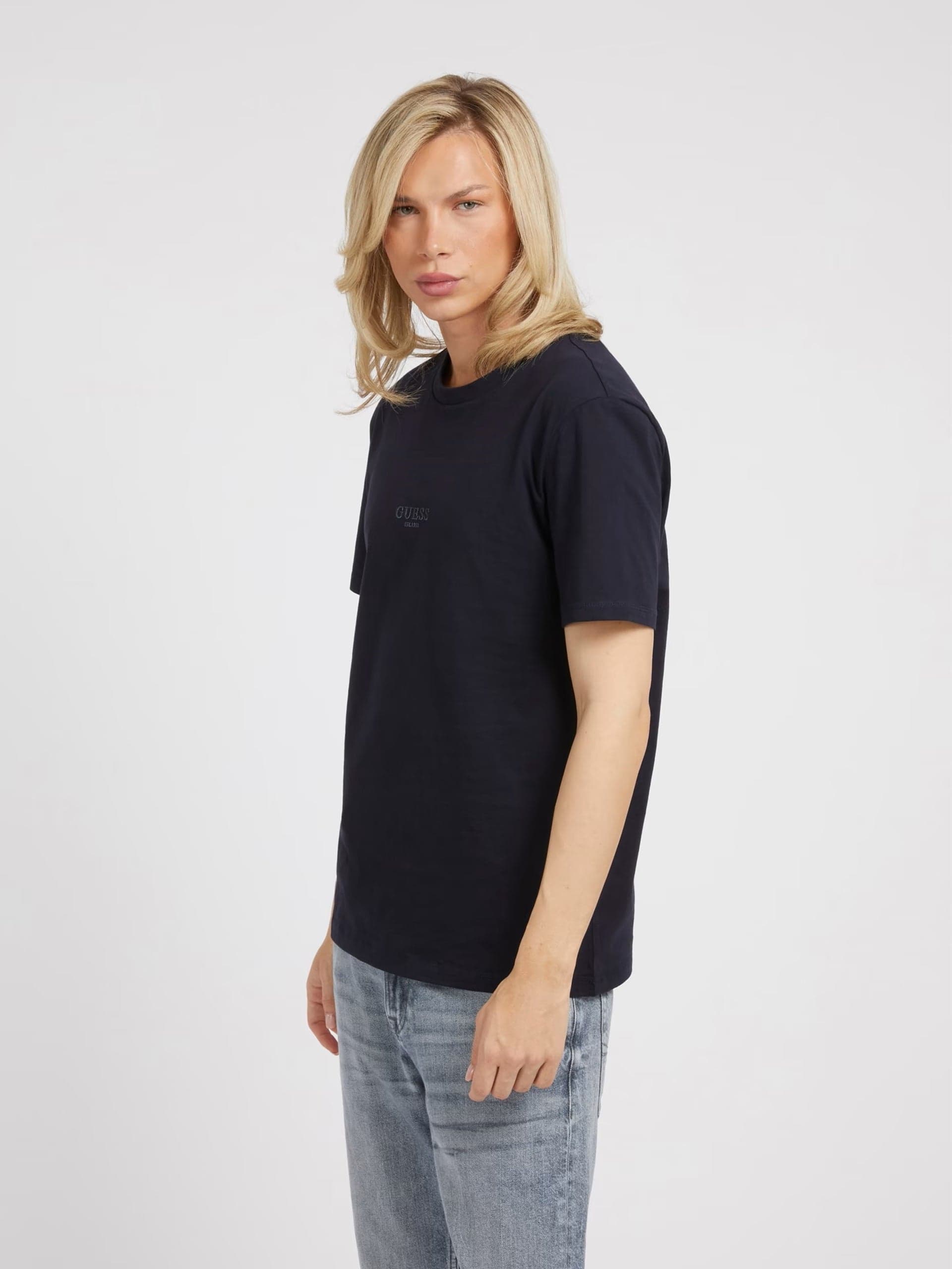 Guess T-shirt uomo in T-shirt Broadway Red - Barletta, commercioVirtuoso.it