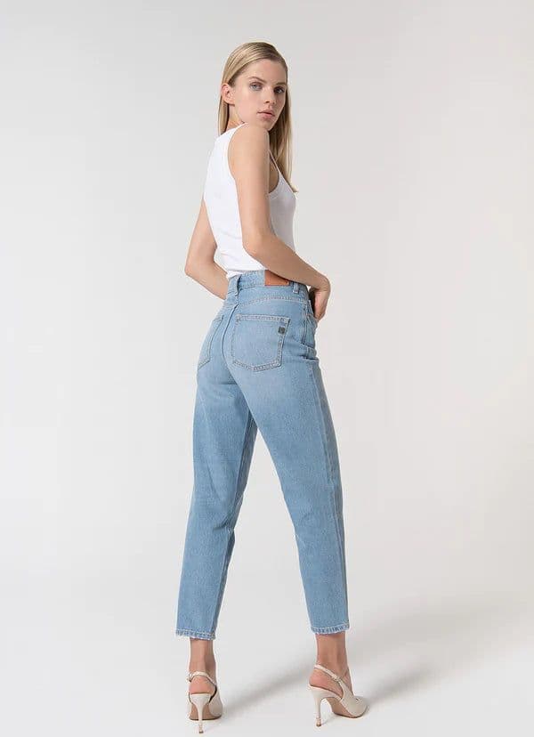 Fracomina jeans donna vera 1 mom fit bleached in Jeans Broadway Red - Barletta, commercioVirtuoso.it
