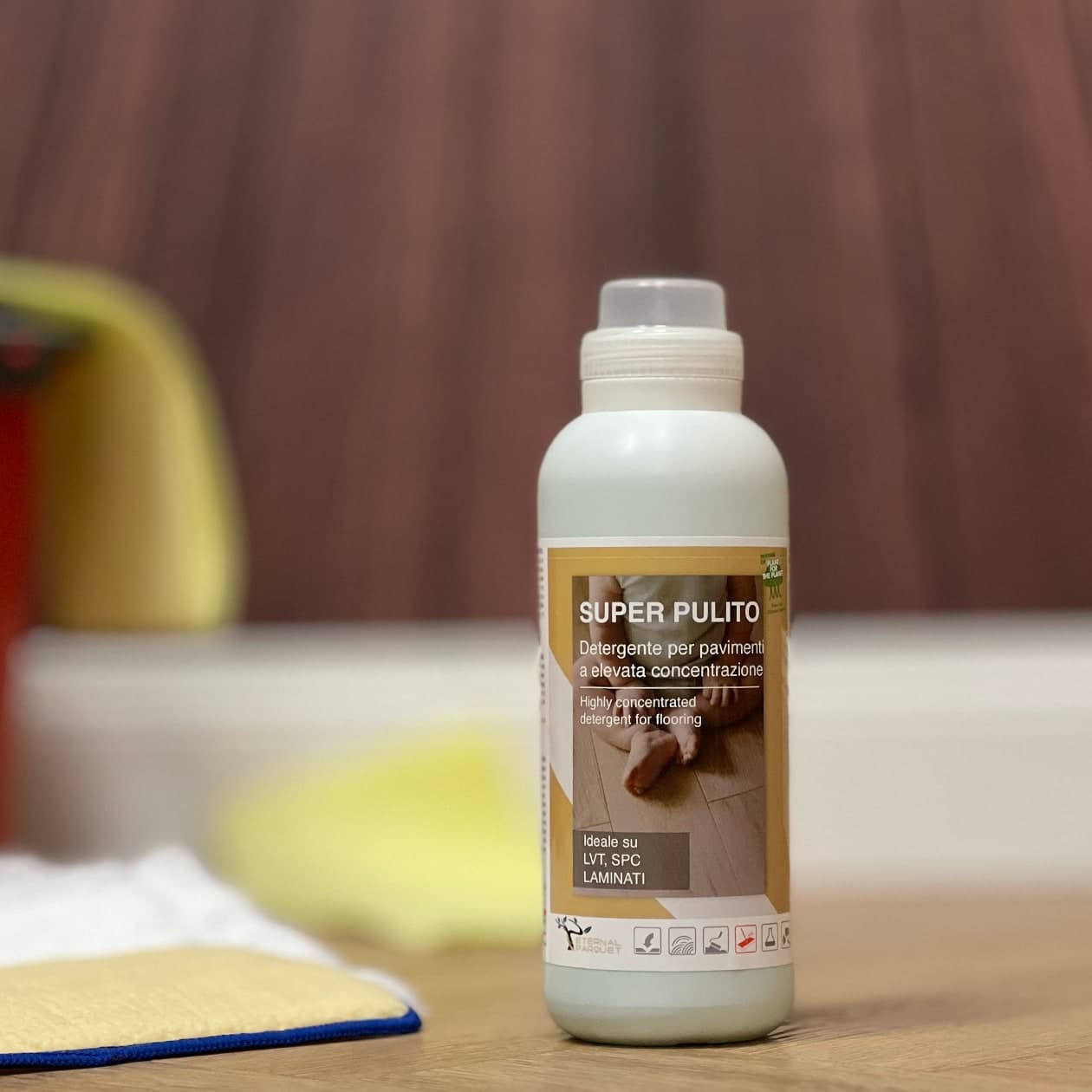 il #n1 - SUPER PULITO SPC, LVT, Laminati, parquet e resine SPORCO INTENSO- detergente NATURALE a PH NEUTRO ultraconcentrato profumato - Di Eternal Parquet - Eternal Parquet