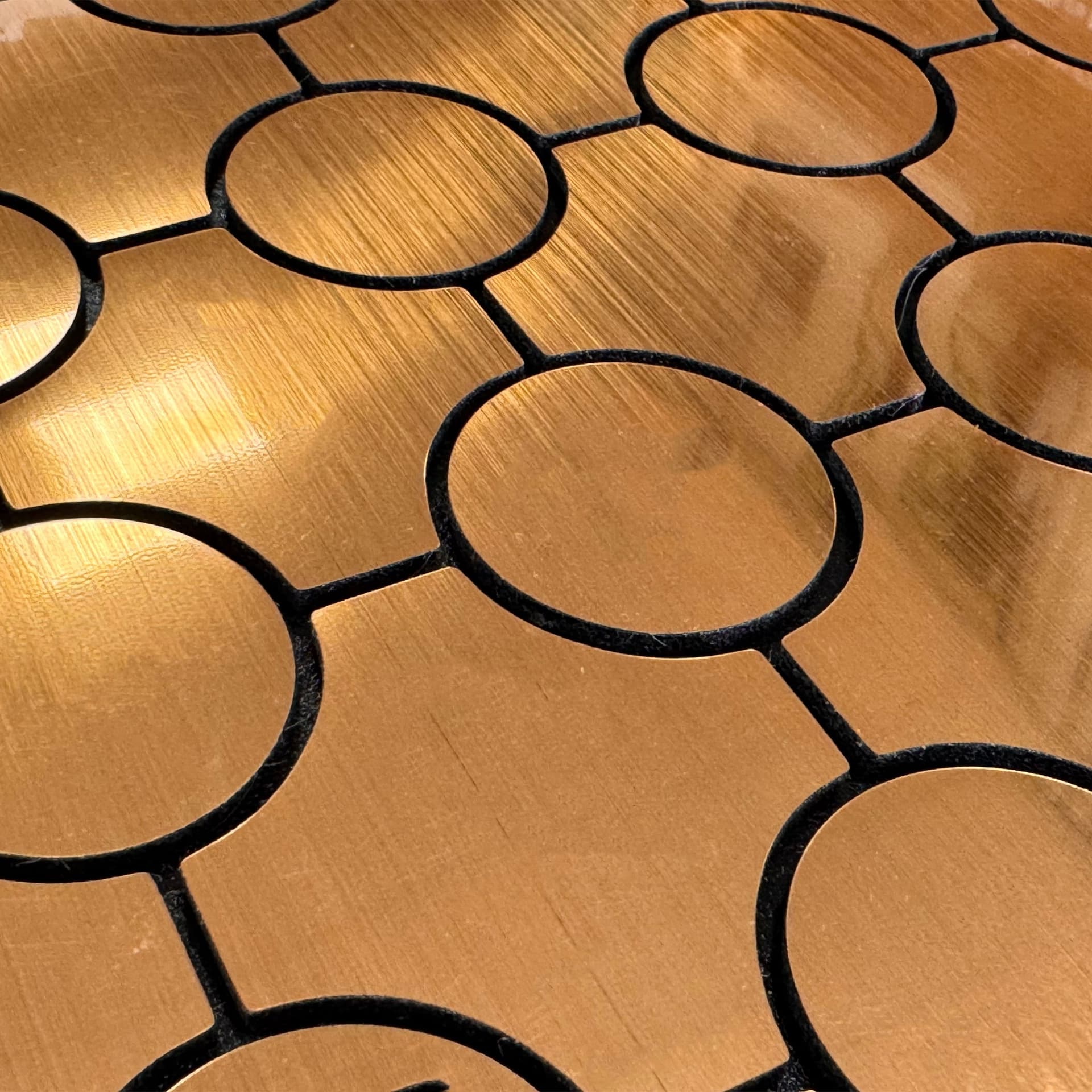 Piastrelle 3D Autoadesive in PET acustiche e isolanti 30x30cm (4mm spessore) CERCHI ORO - Eternal Parquet