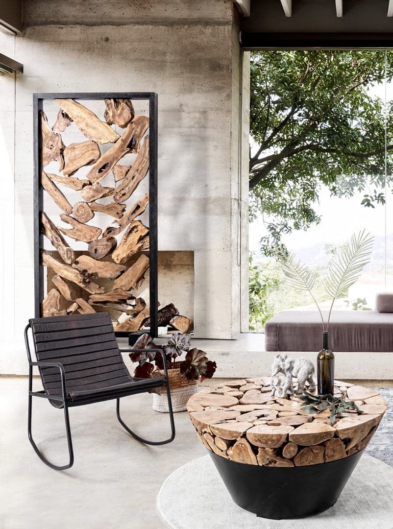 Tavolino "Grenada" base in acciaio e piano in radici di teak per interni in Console e tavoli da divano Decor Space - Altamura, commercioVirtuoso.it