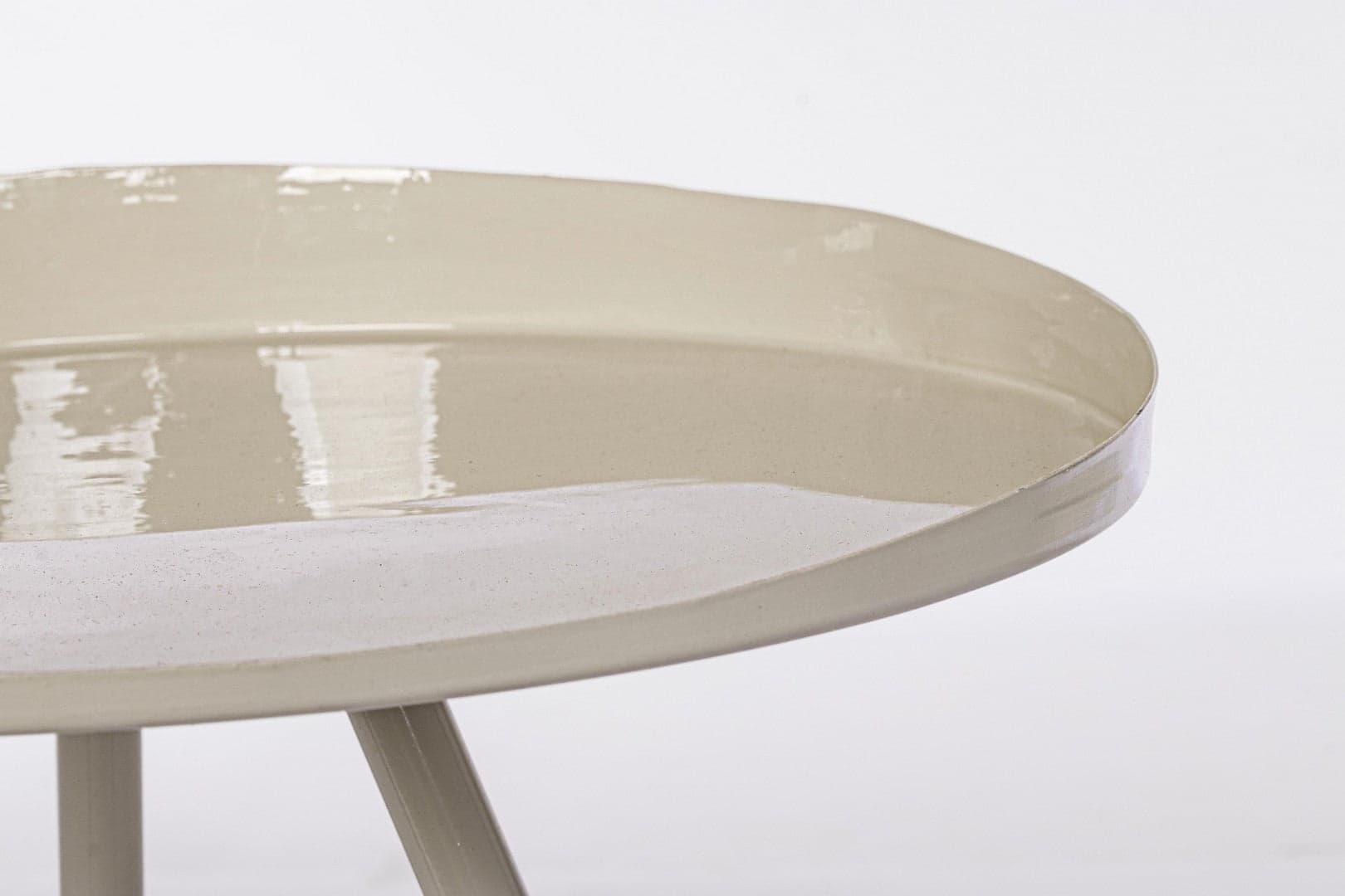 Tavolino "Anchita" struttura in acciaio con finitura a smalto per arredamento in Console e tavoli da divano Decor Space - Altamura, commercioVirtuoso.it