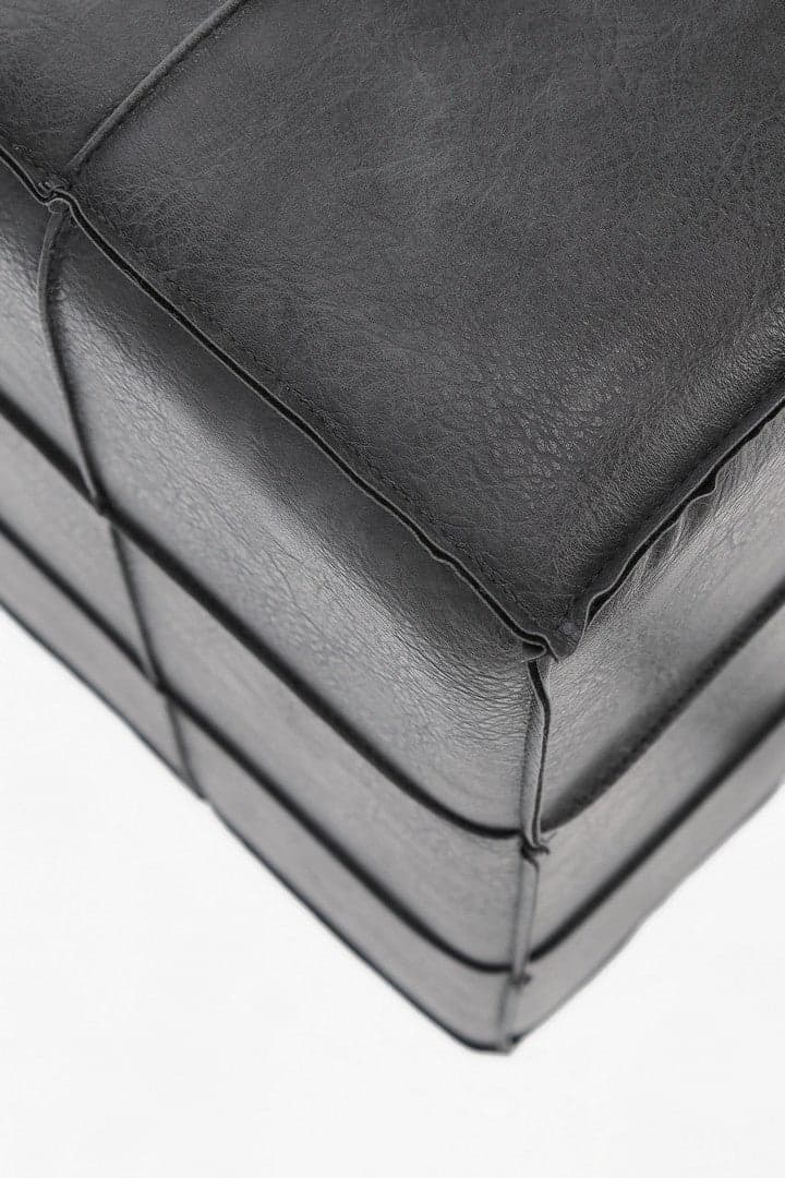 Pouf "Larisa" struttura in MDF rivestimento in semilpelle per interno in Ottomane e poggiapiedi Decor Space - Altamura, commercioVirtuoso.it