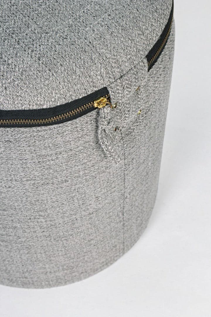 Poltrona Pouf "Radmila" per interno, con struttura in mdf e compensato set da 2 pezzi in Ottomane e poggiapiedi Decor Space - Altamura, commercioVirtuoso.it