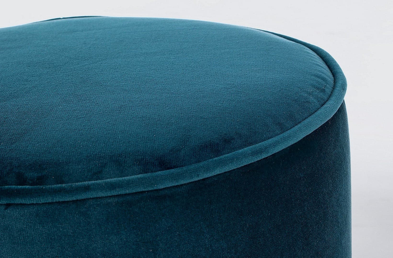Poltrona Pouf "Annika" per interno, con struttura in acciaio verniciato a polvere epossidica e mdf set da 2 pezzi in Ottomane e poggiapiedi Decor Space - Altamura, commercioVirtuoso.it