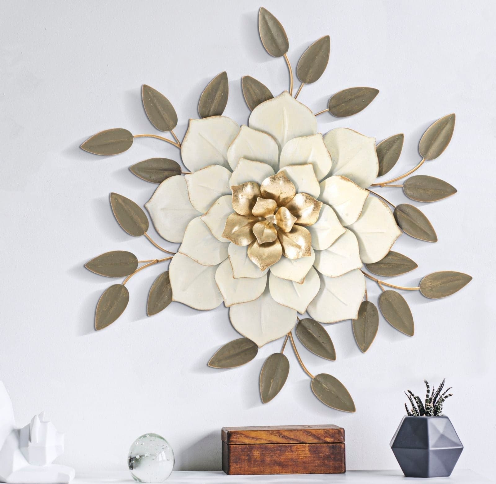Pannello decorativo fiore in ferro per decorazioni ambienti in Sculture a parete Decor Space - Altamura, commercioVirtuoso.it