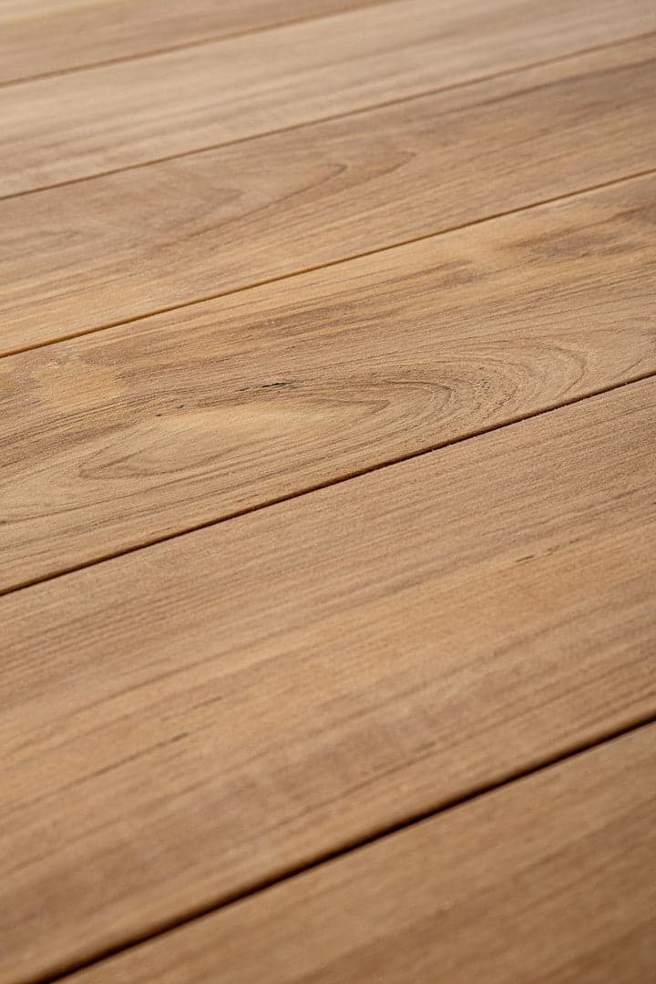 Tavolo "Cameron" con struttura in alluminio, piano in teak in Tavoli standard Decor Space - Altamura, commercioVirtuoso.it