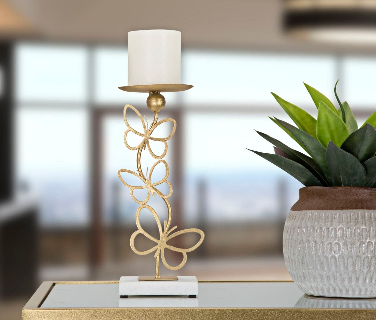 Porta candela base in marmo struttura in metallo color oro con farfalle per interni in Portacandele a colonna Decor Space - Altamura, commercioVirtuoso.it