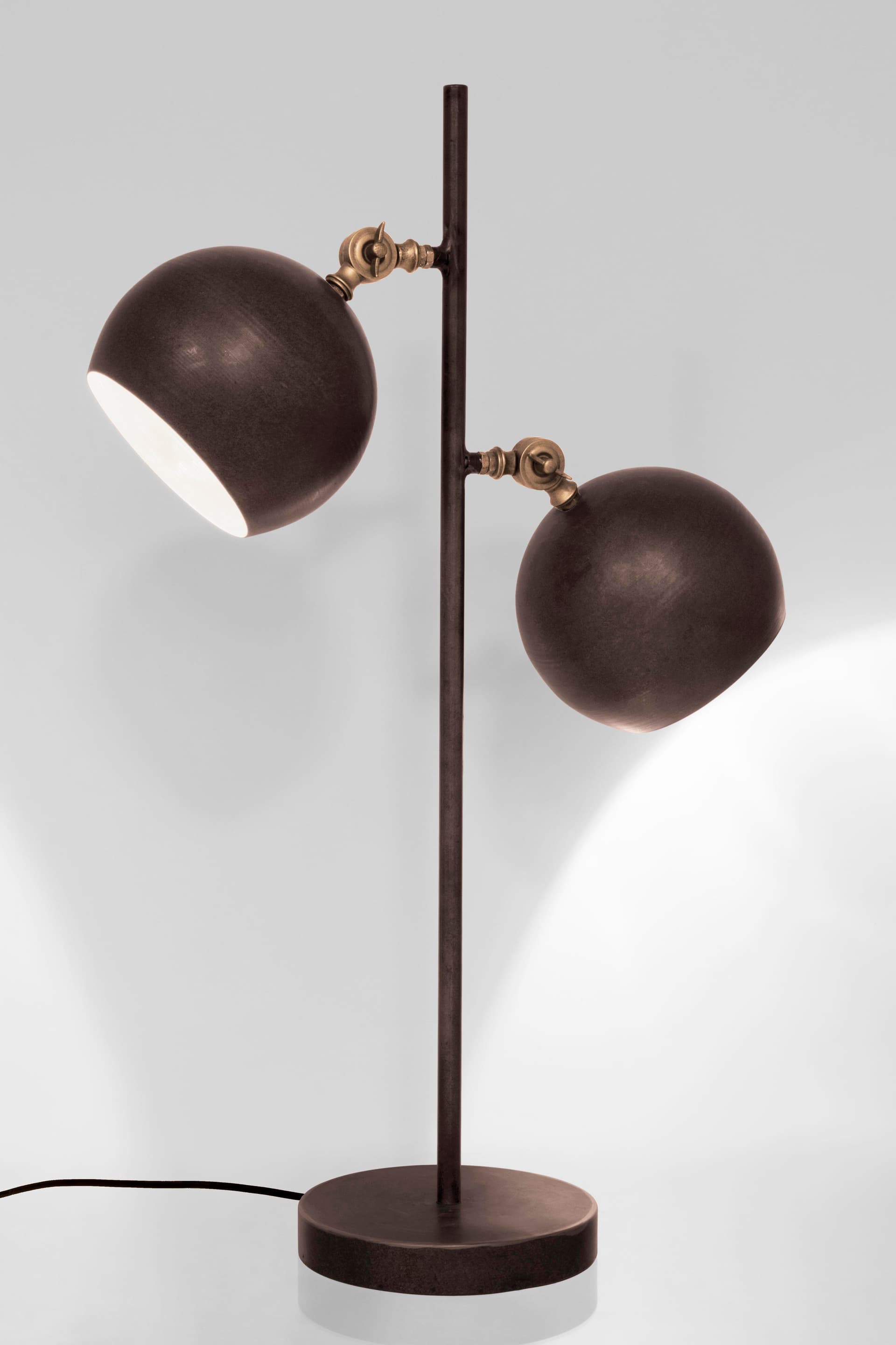 Lampada da tavolo "Blaze" a 2 luci in acciaio h 78 cm in Lampade da tavolo e abat-jour Decor Space - Altamura, commercioVirtuoso.it