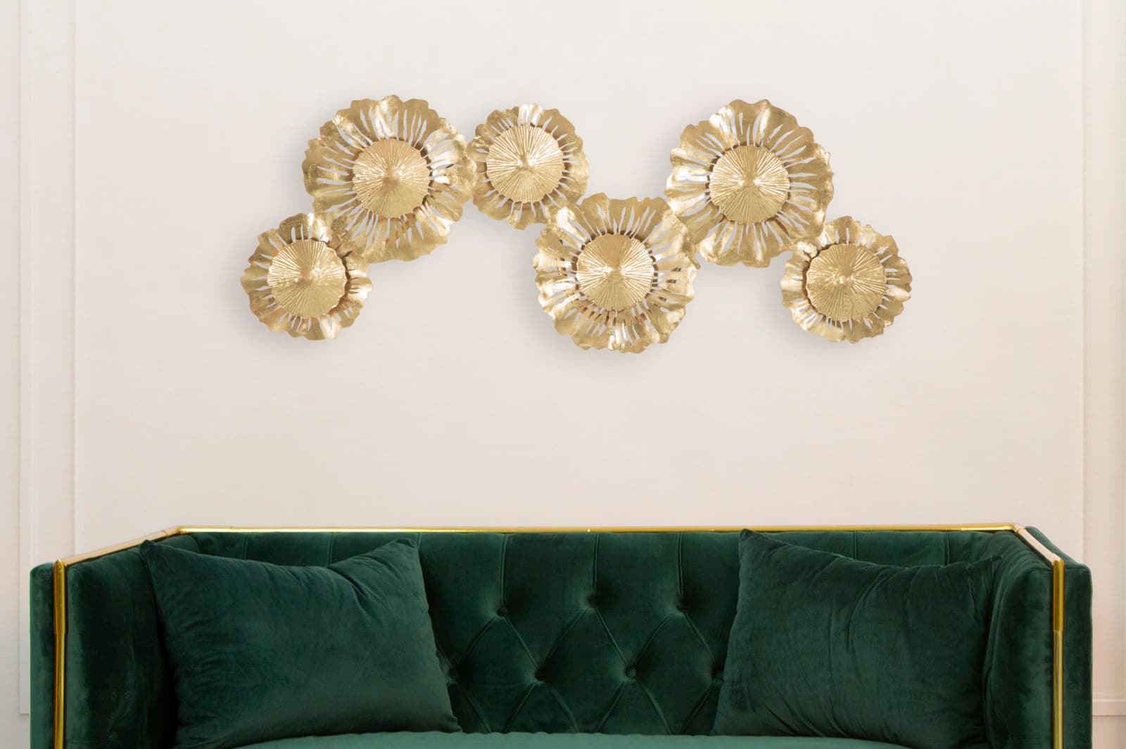 Lampada da muro struttura in metallo color oro con 3 luci per interni in Applique Decor Space - Altamura, commercioVirtuoso.it