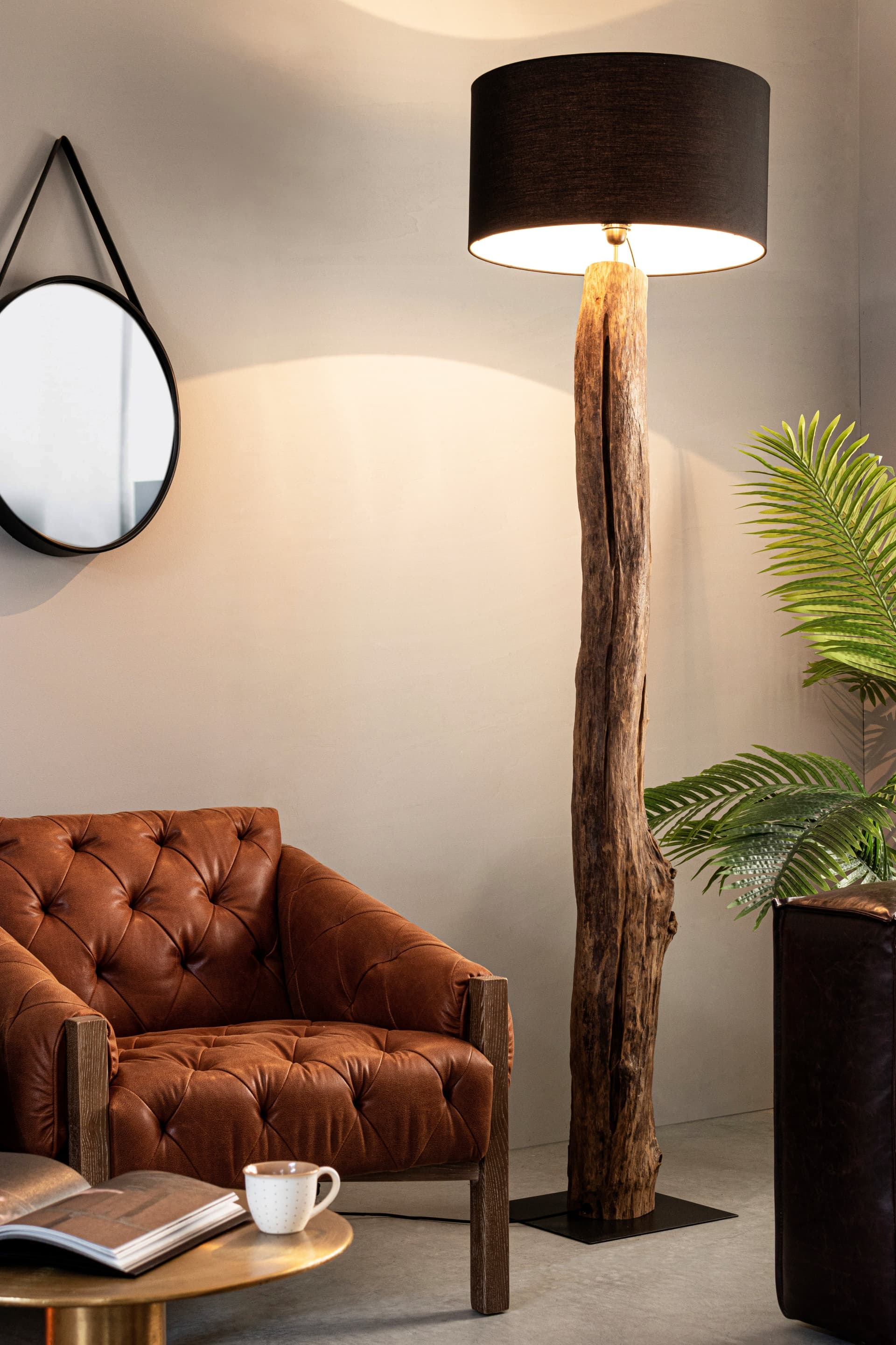 Piantana kleta in legno di teak riciclato h 120/180 cm in Lampade da terra Decor Space - Altamura, commercioVirtuoso.it