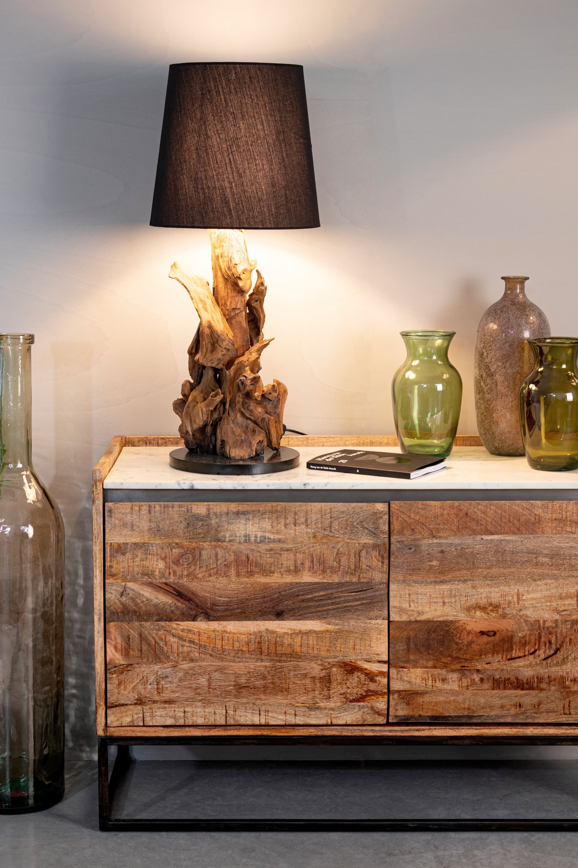 Lampada da tavolo "Bluma" in legno di teak riciclato h 82 cm in Lampade da tavolo e abat-jour Decor Space - Altamura, commercioVirtuoso.it