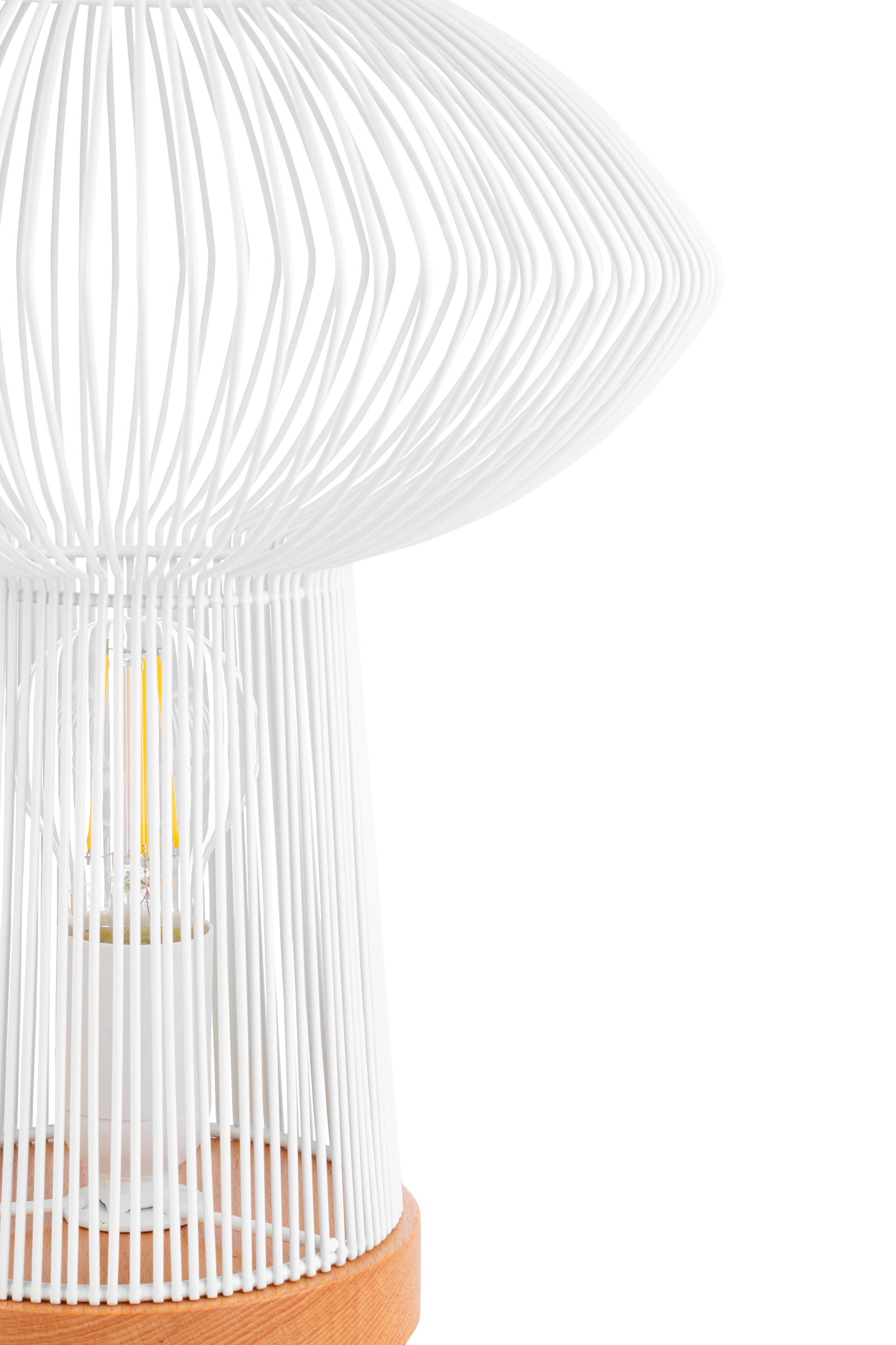 Lampada da tavolo "Ciad" in metallo e legno di faggio h 31,5 cm in Lampade da tavolo e abat-jour Decor Space - Altamura, commercioVirtuoso.it