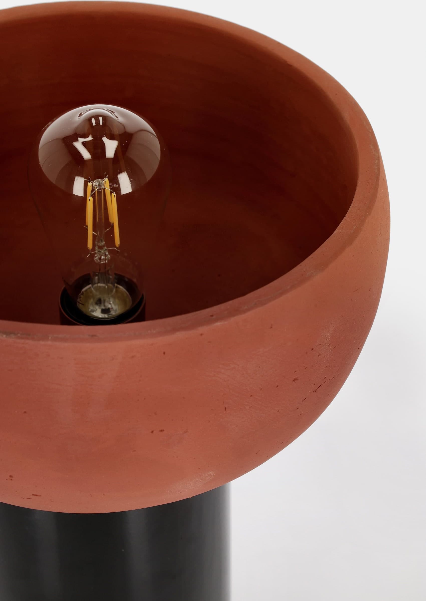Lampada da tavolo "Mandya" in metallo e terracotta in Lampade da tavolo e abat-jour Decor Space - Altamura, commercioVirtuoso.it