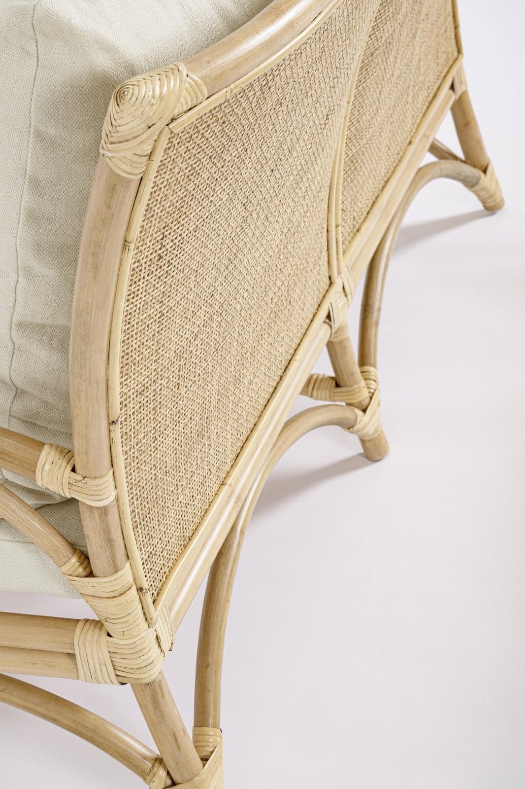 Divano a 2 posti con cuscino "Alicante" 129 cm in Set di mobili Decor Space - Altamura, commercioVirtuoso.it