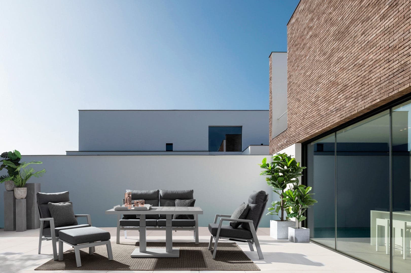 Tavolino "Truman" con struttura in alluminio, con piano in ceramica, altezza regolabile - 27