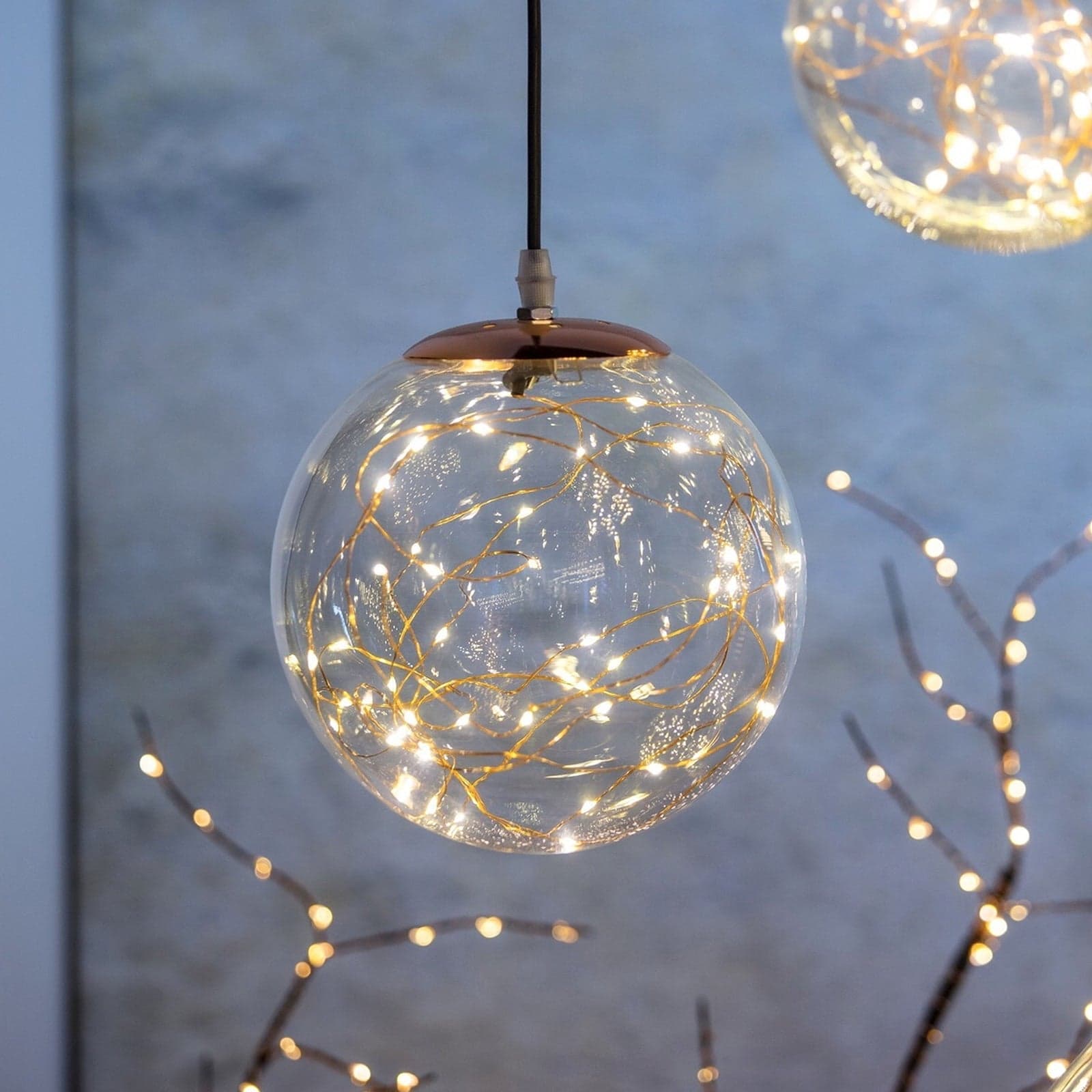 Sfera di vetro con nanoled in rame per giardino da interno ed esterno. in Lanterne Decor Space - Altamura, commercioVirtuoso.it