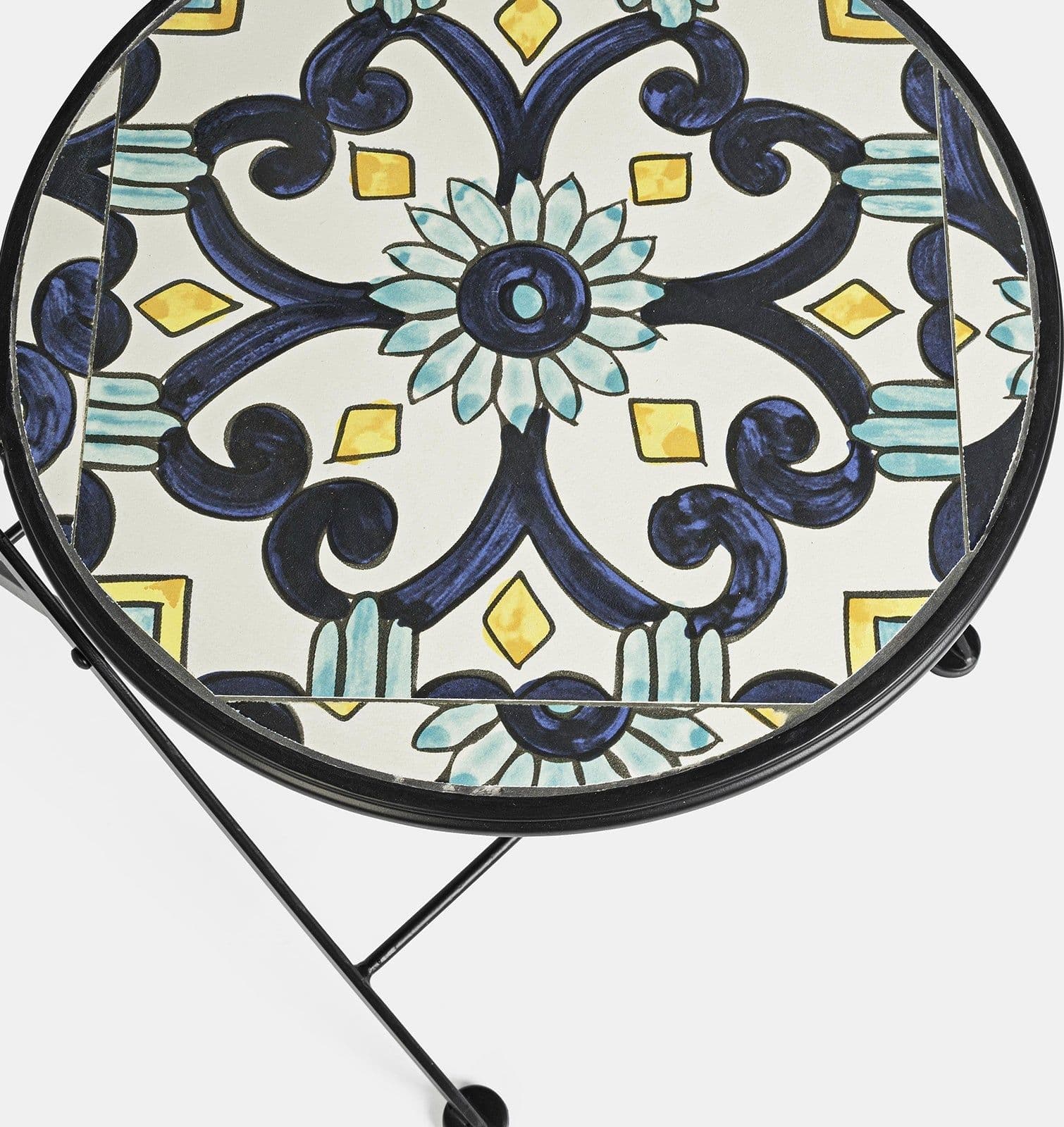 Set "Positano" Tavolino tondo e poltrone con decoro in ceramica per giardino veranda in Tavoli standard Decor Space - Altamura, commercioVirtuoso.it