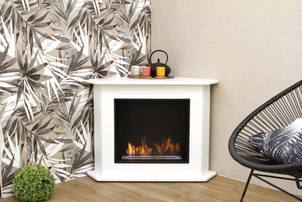 Camino a Bioetanolo Angolare "Donatello" in legno bianco 3 Kw per arredamento Moderno in Caminetti gel ed etanolo Decor Space - Altamura, commercioVirtuoso.it